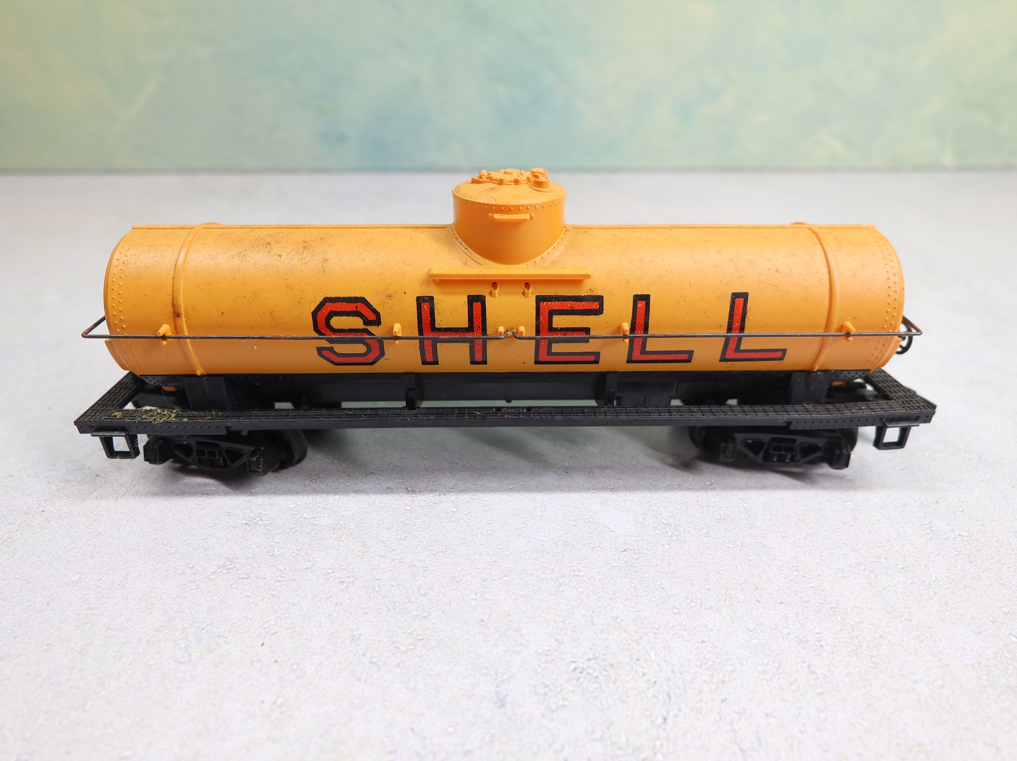 USED Tyco HO Scale Single Dome Tank Car Shell