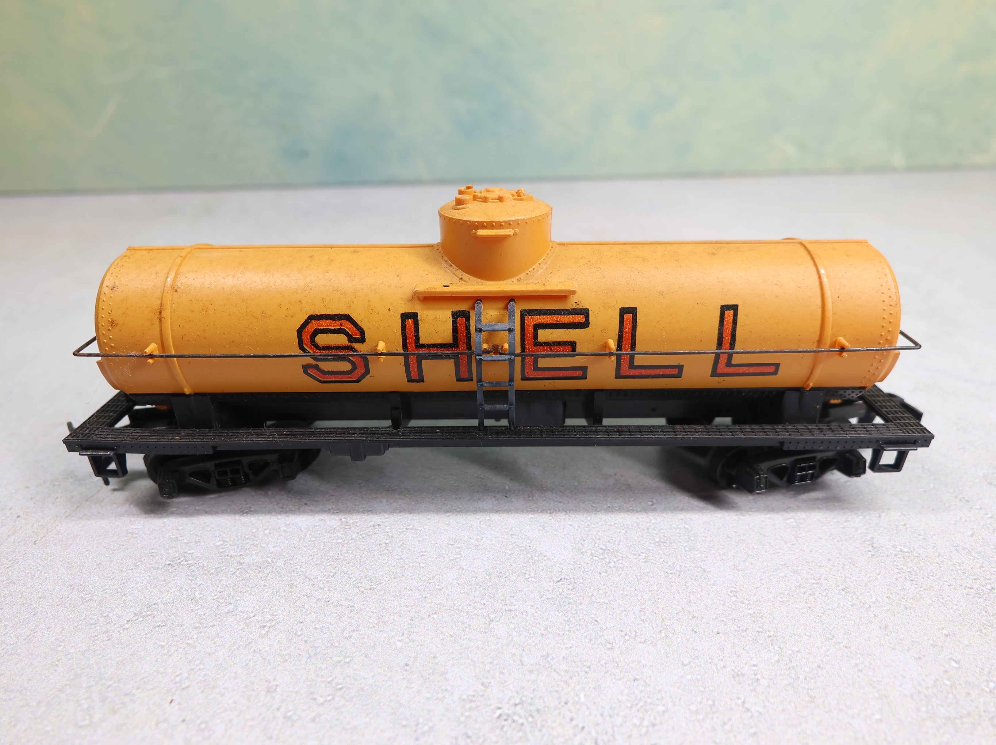 USED Tyco HO Scale Single Dome Tank Car Shell