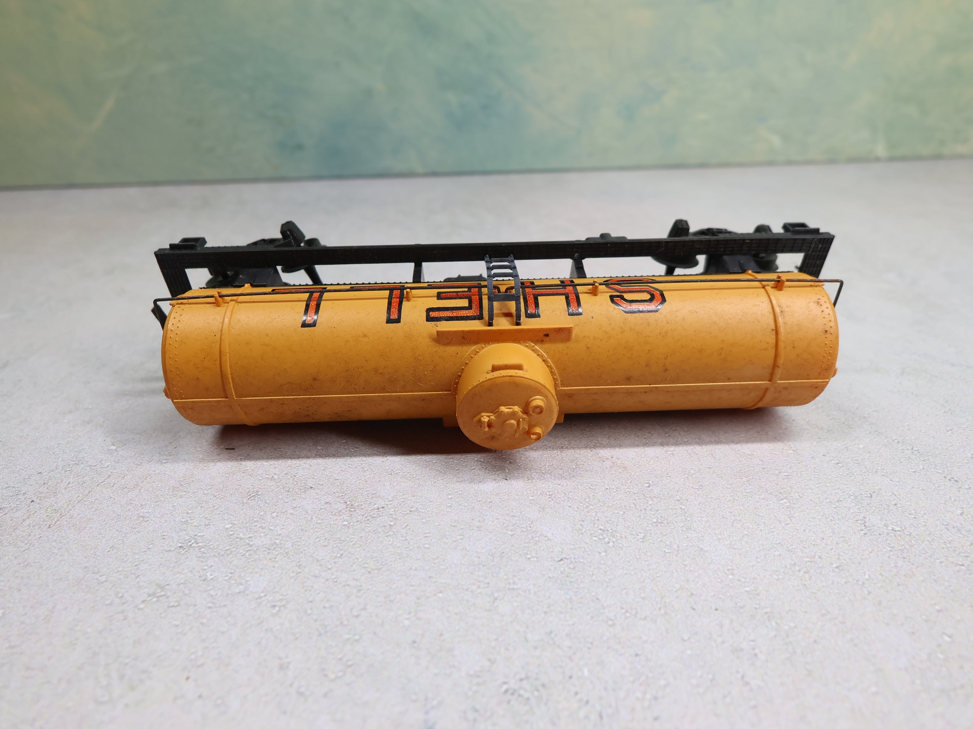USED Tyco HO Scale Single Dome Tank Car Shell