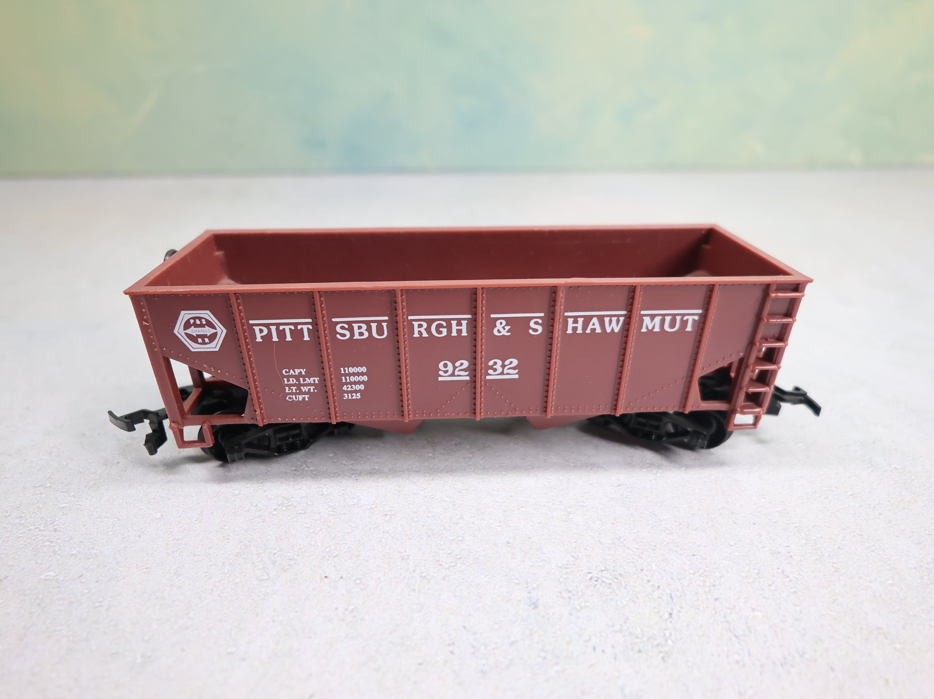 USED Life-Like HO Scale 2 Bay Hopper Pittsburgh & Shawmut #9232