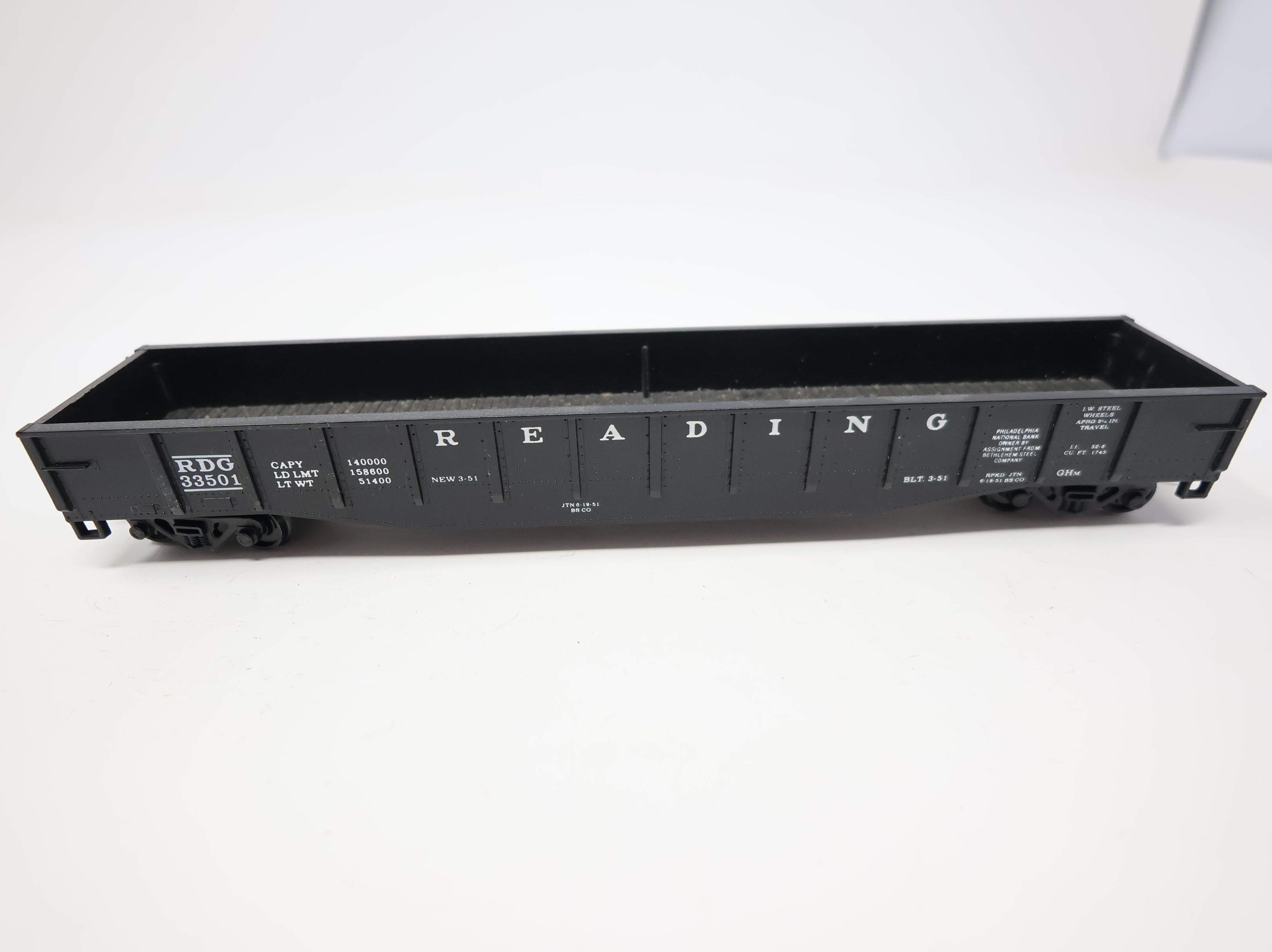 USED HO Scale 54' Gondola w/ Load Reading RDG #33501
