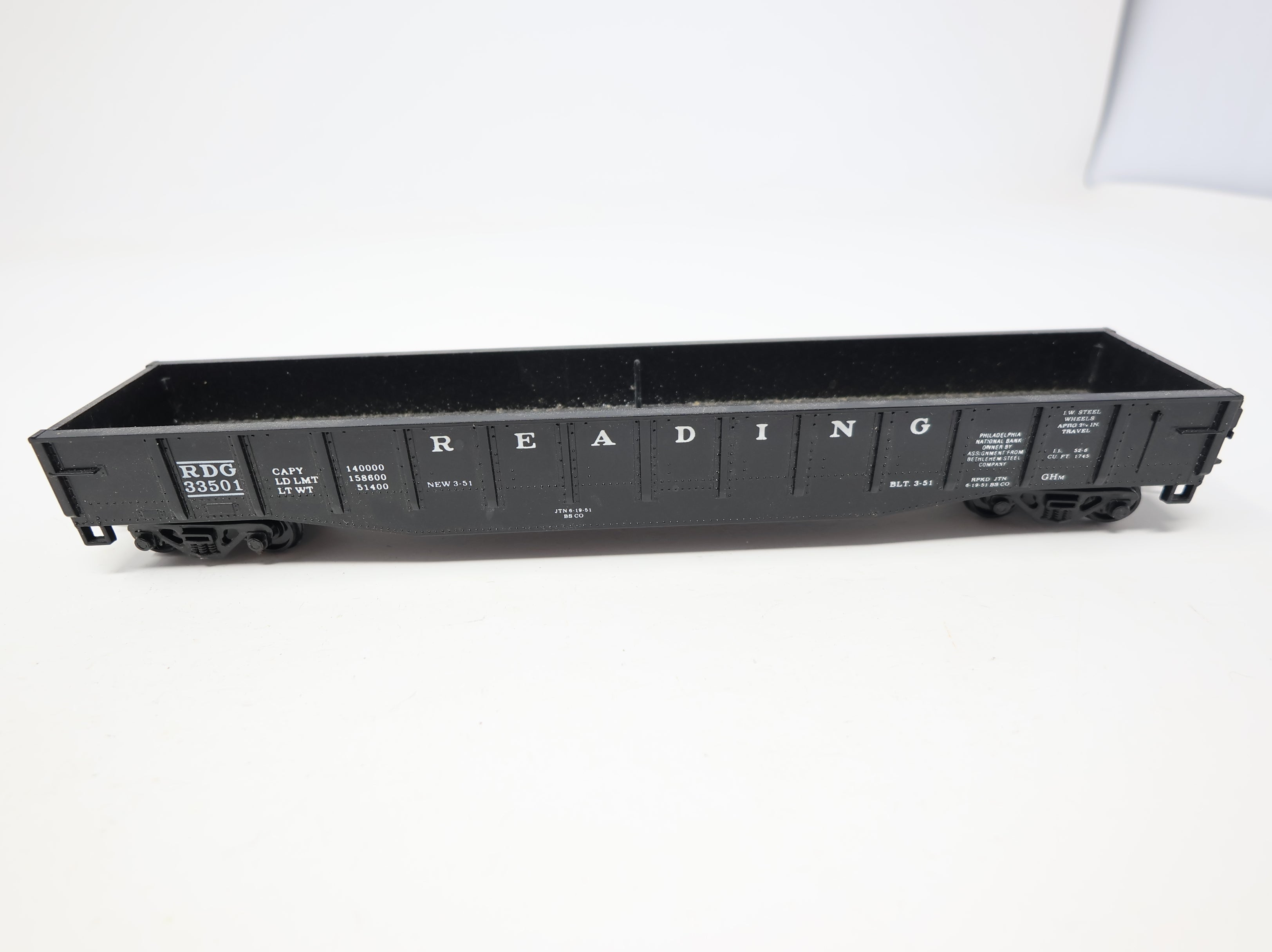 USED HO Scale 54' Gondola w/ Load Reading RDG #33501
