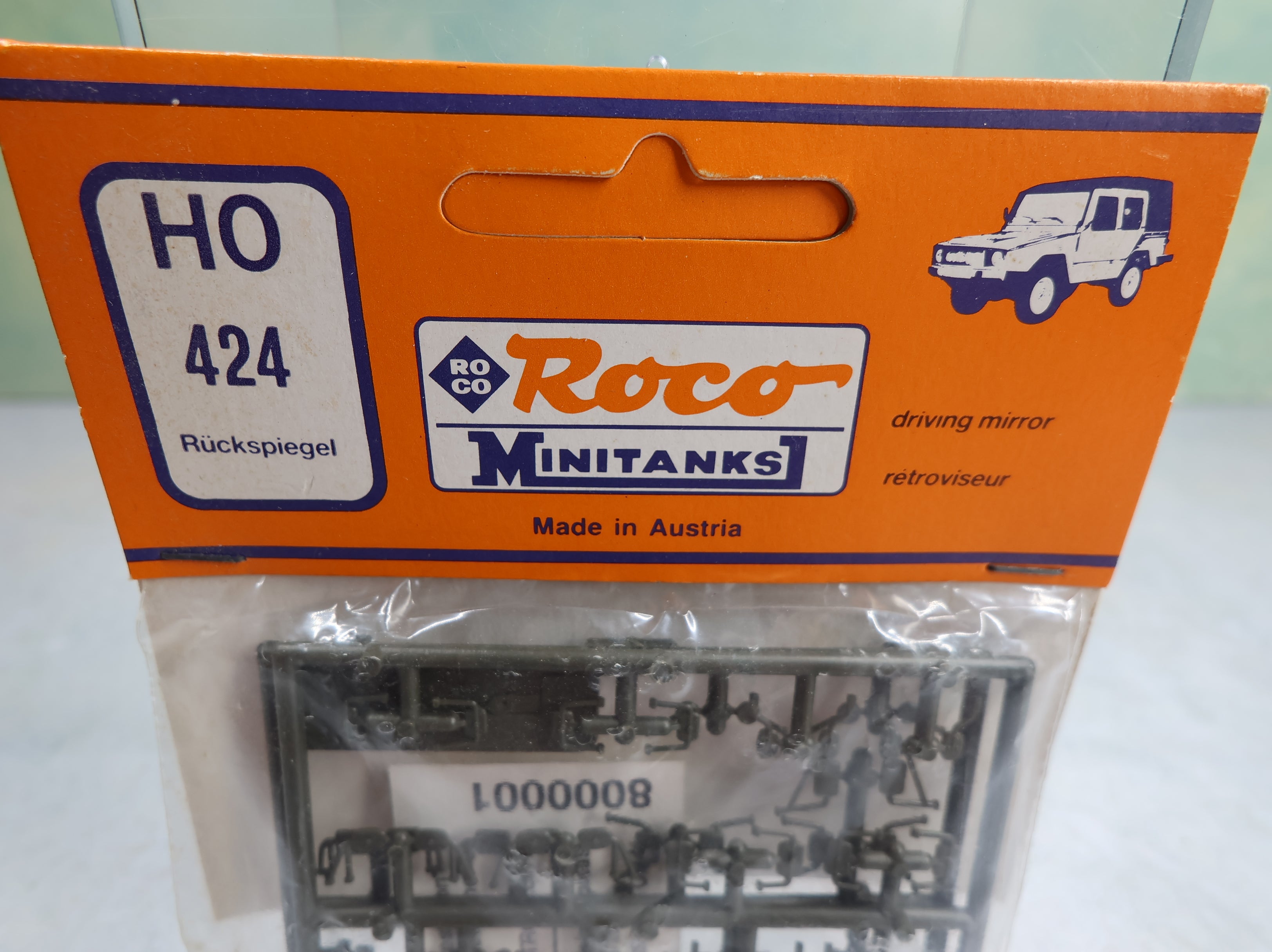 Roco 424 HO Scale MiniTanks Rear View Mirror Details