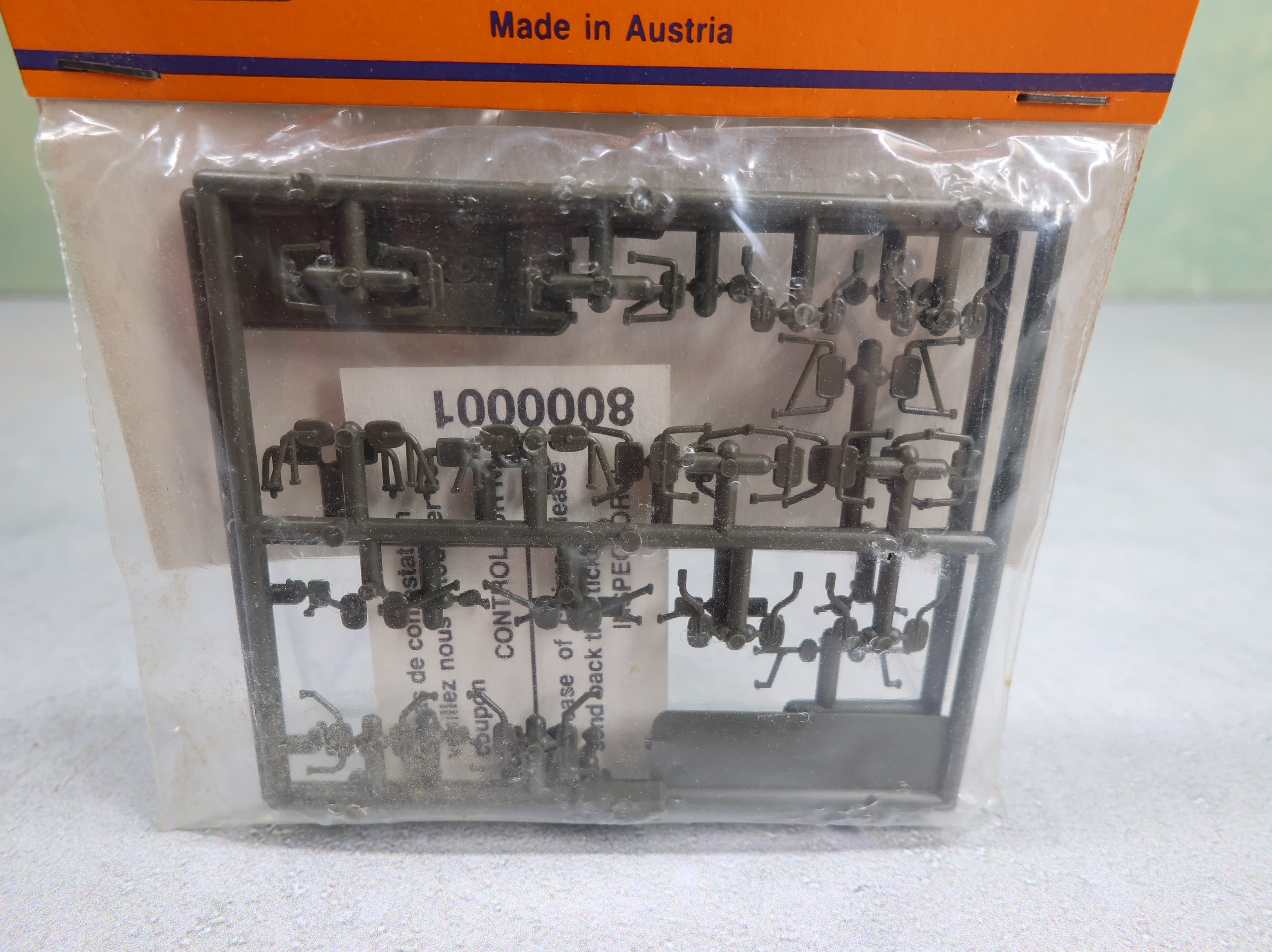 Roco 424 HO Scale MiniTanks Rear View Mirror Details