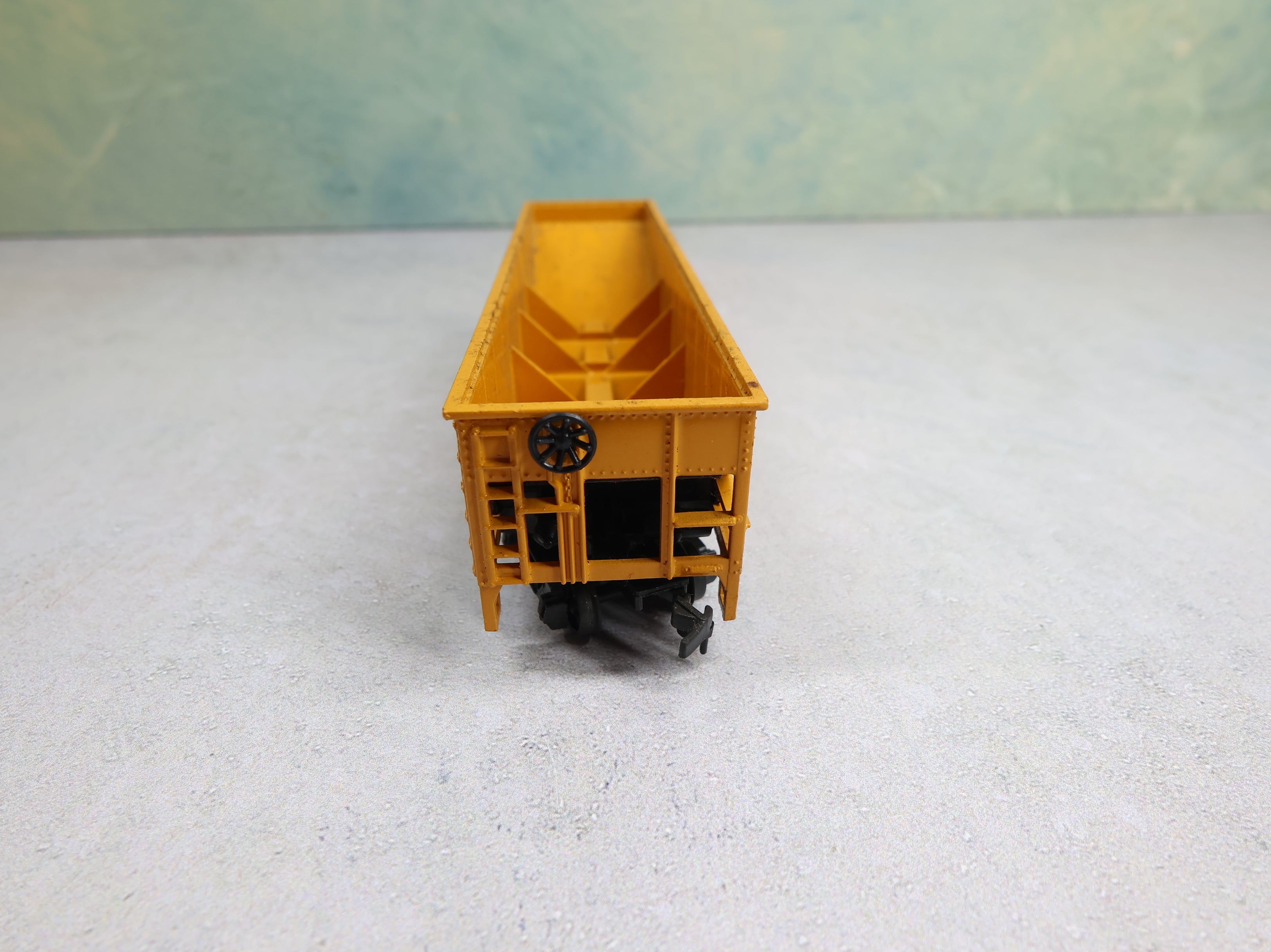 USED Bachmann HO Scale Quad Hopper Union Pacific UP #518125
