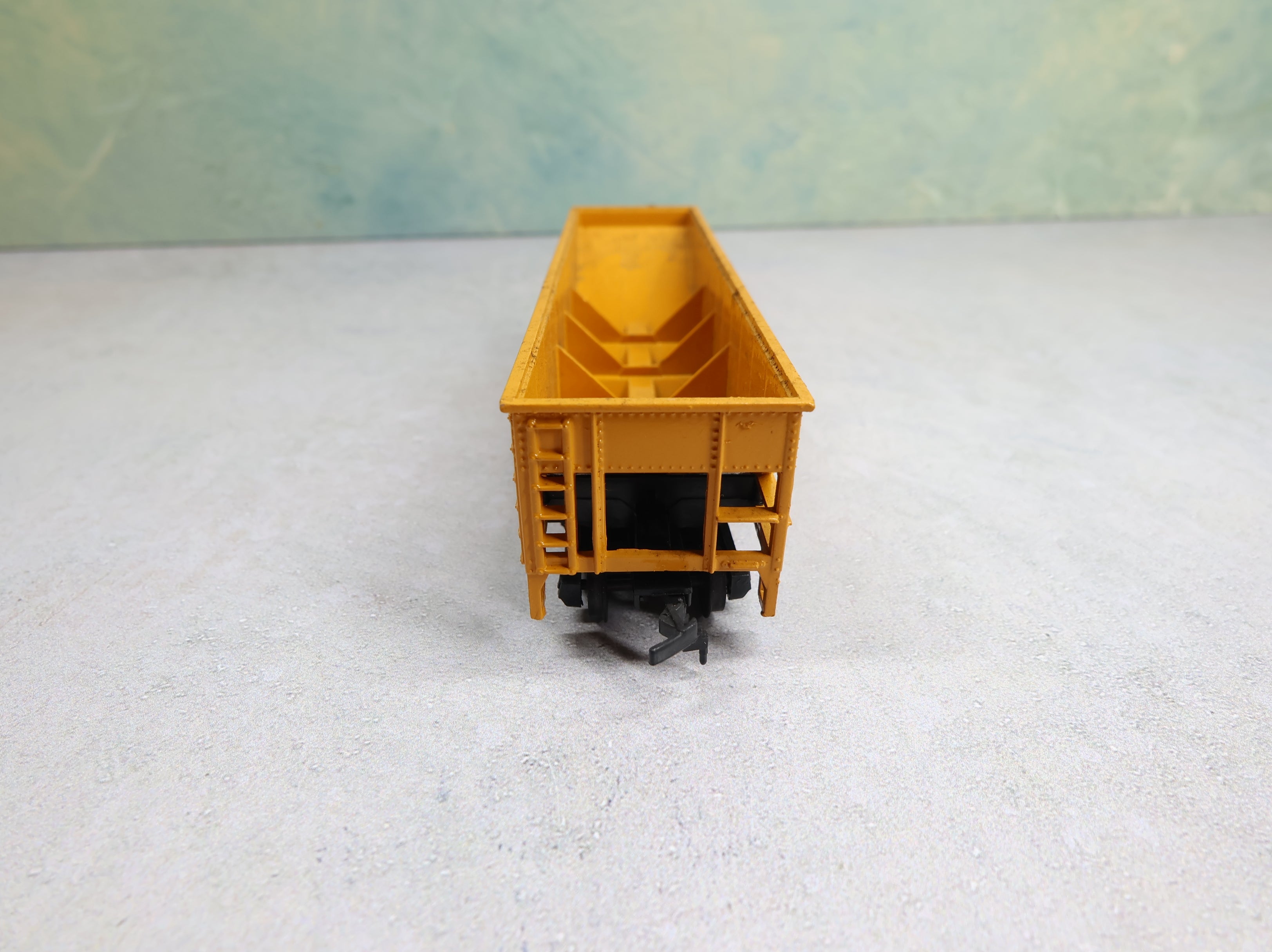 USED Bachmann HO Scale Quad Hopper Union Pacific UP #518125
