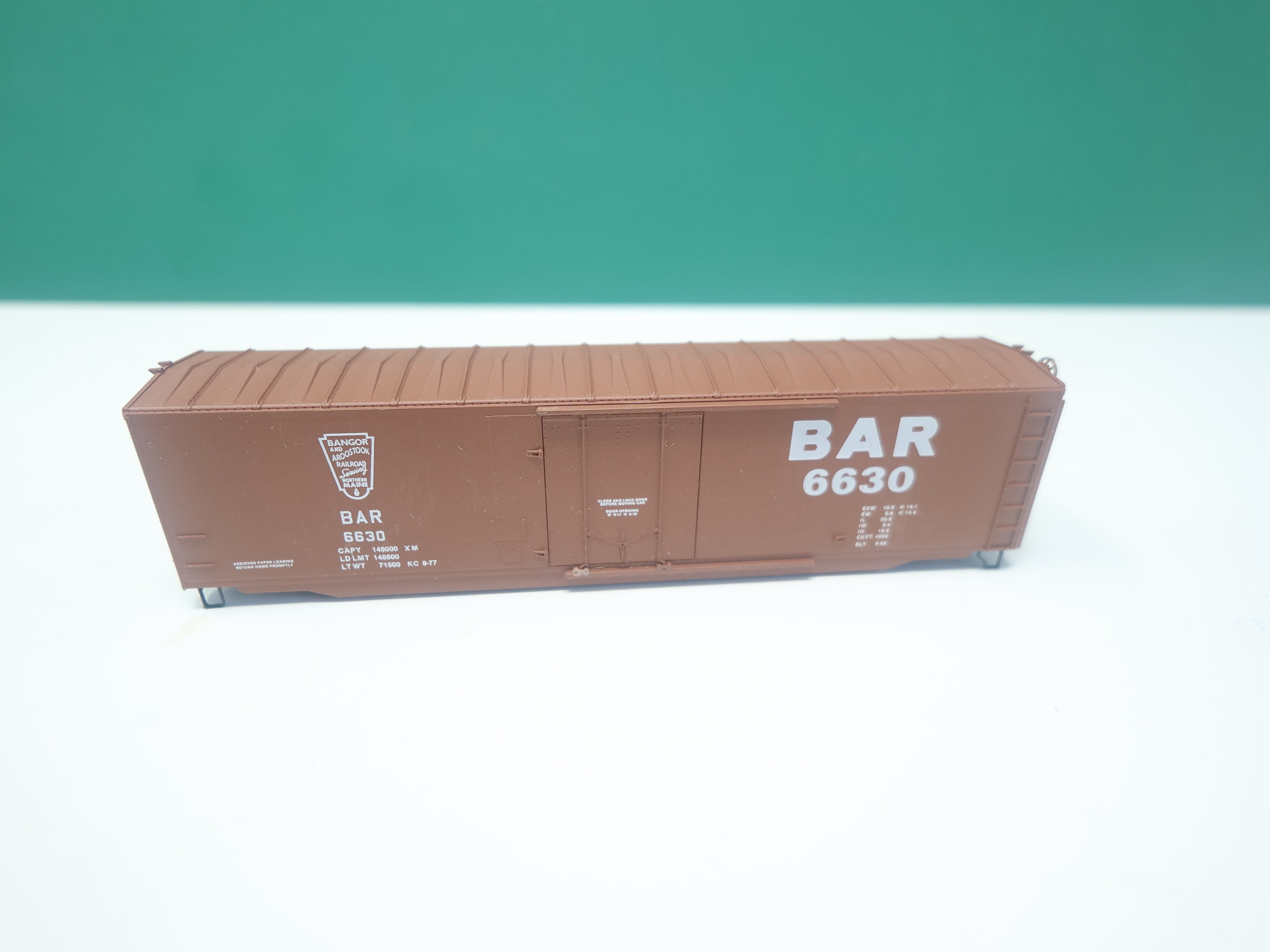 USED Micro-Trains 38140 N Scale, 50' Box Car w/ Plug Door, Bangor & Aroostook BAR #6630, No trucks