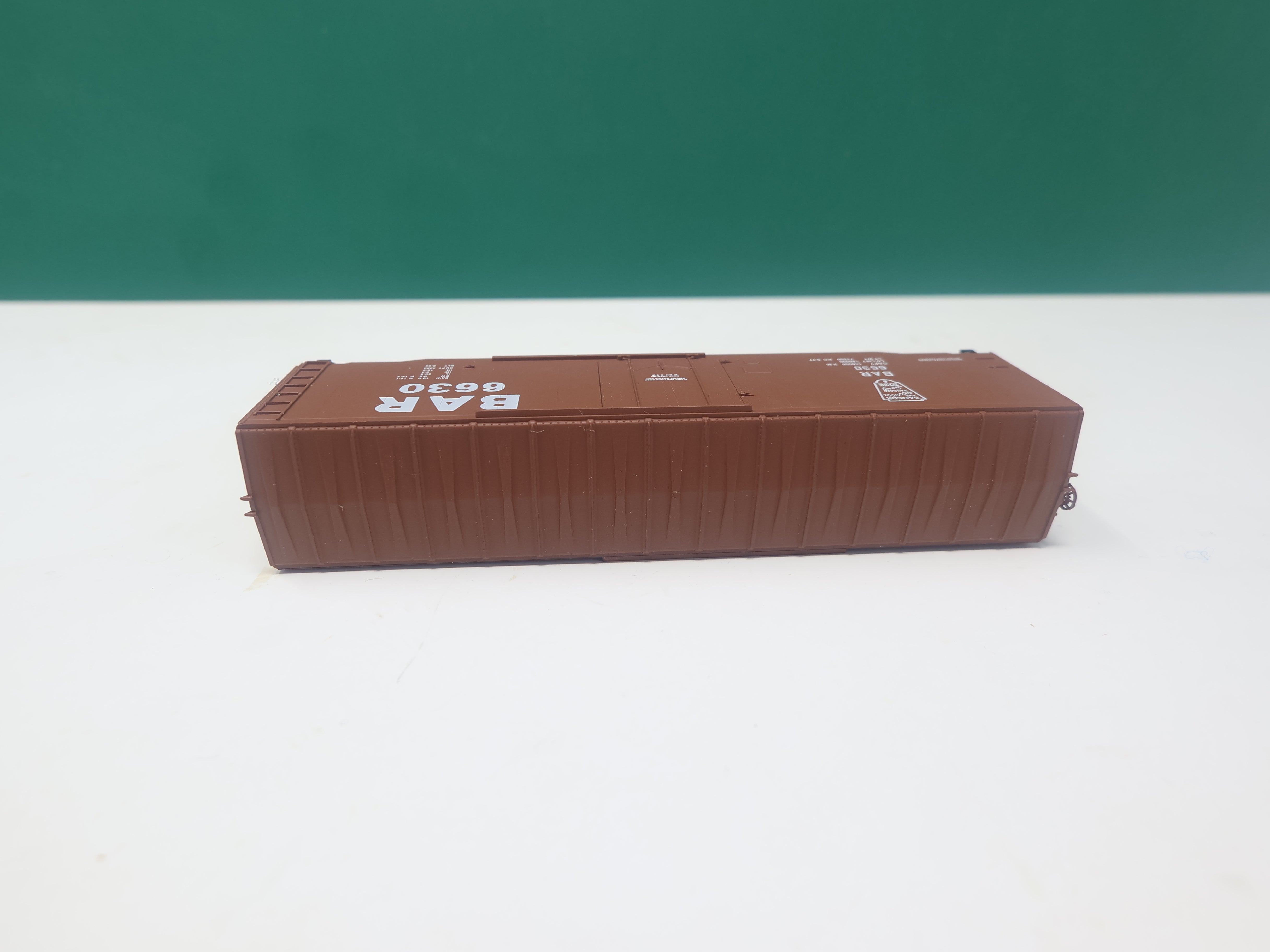USED Micro-Trains 38140 N Scale, 50' Box Car w/ Plug Door, Bangor & Aroostook BAR #6630, No trucks