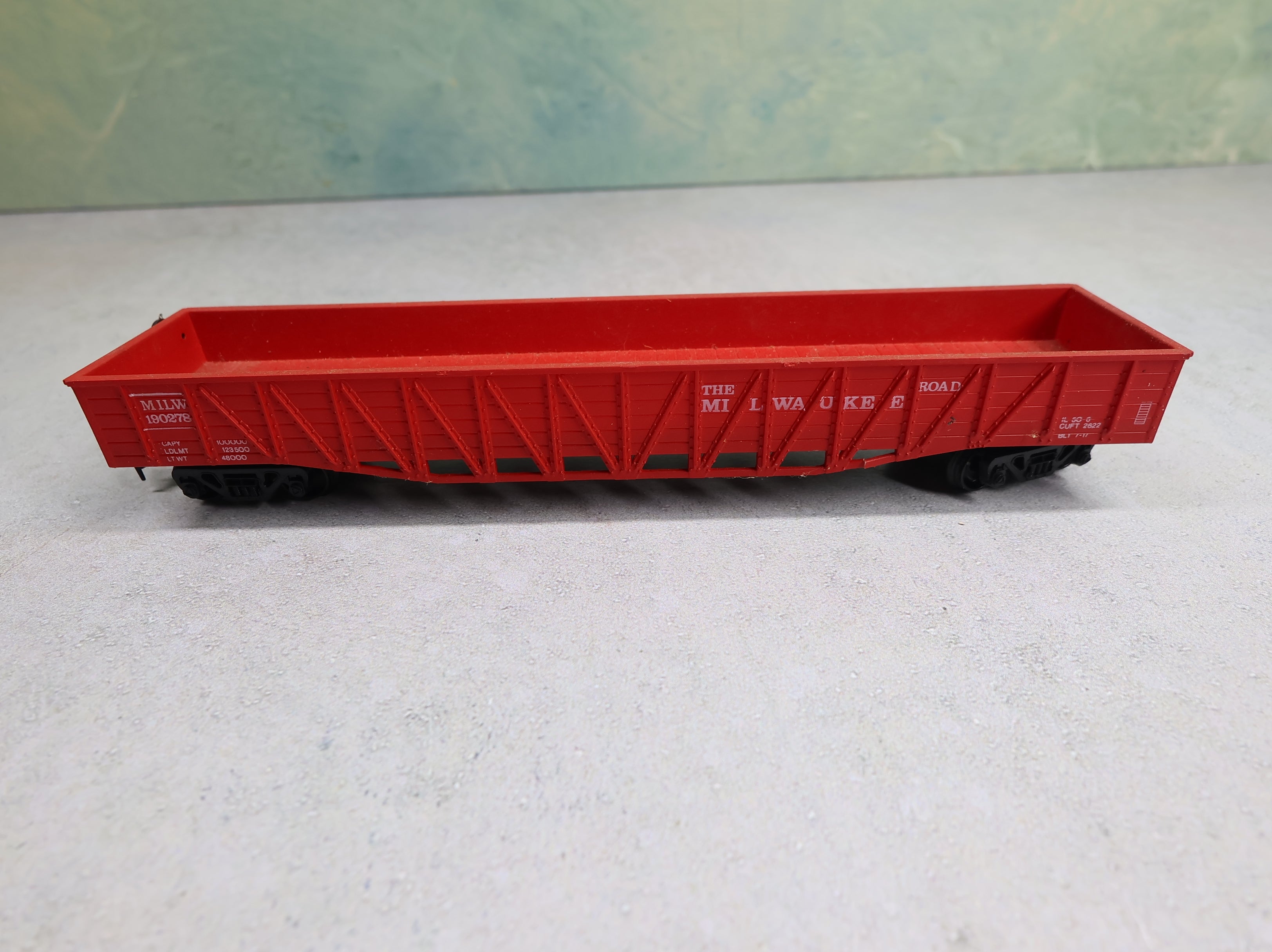 USED ROCO HO Scale 50' Wood Side Gondola Milwaukee Road MILW #190278