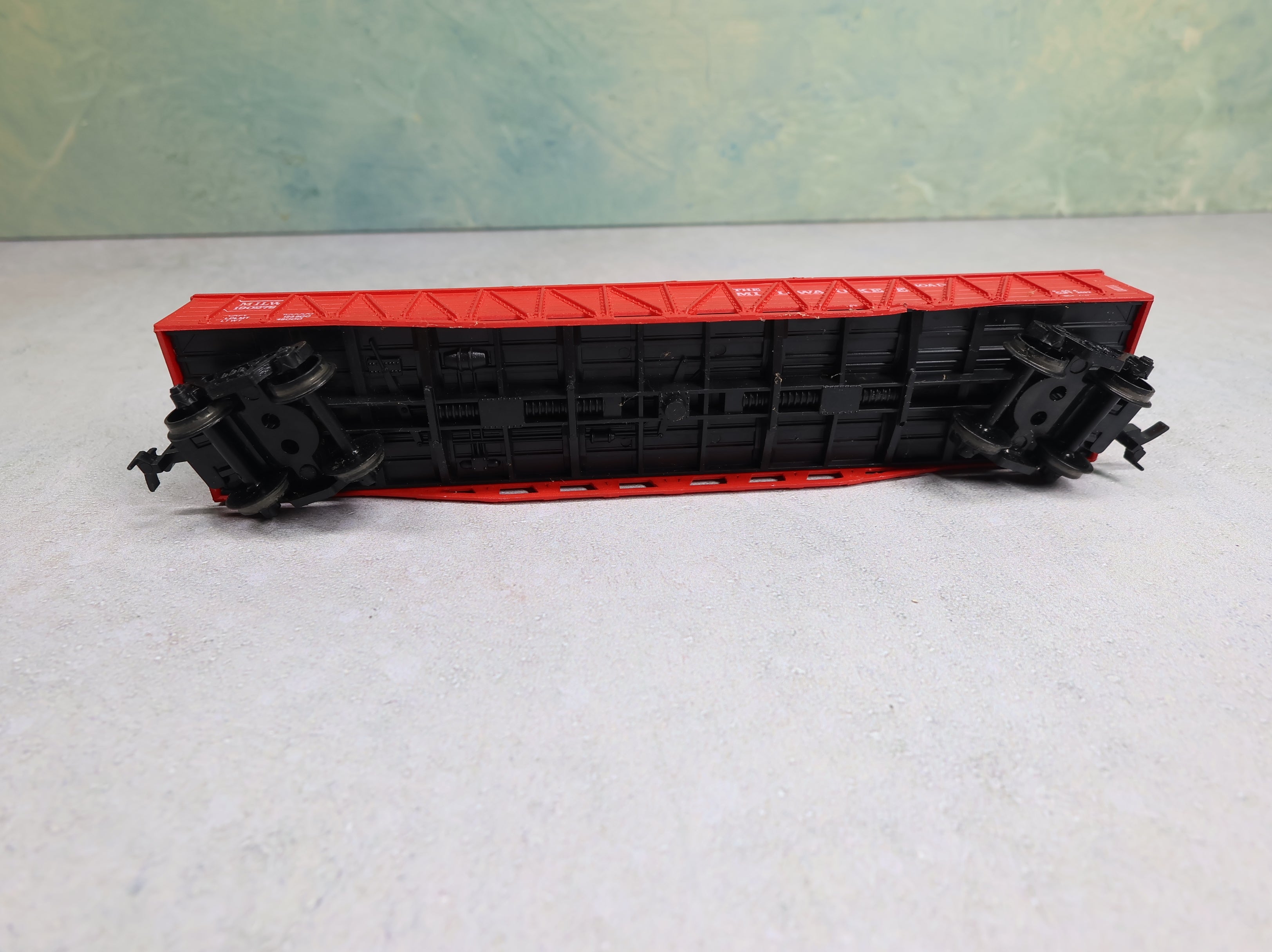 USED ROCO HO Scale 50' Wood Side Gondola Milwaukee Road MILW #190278