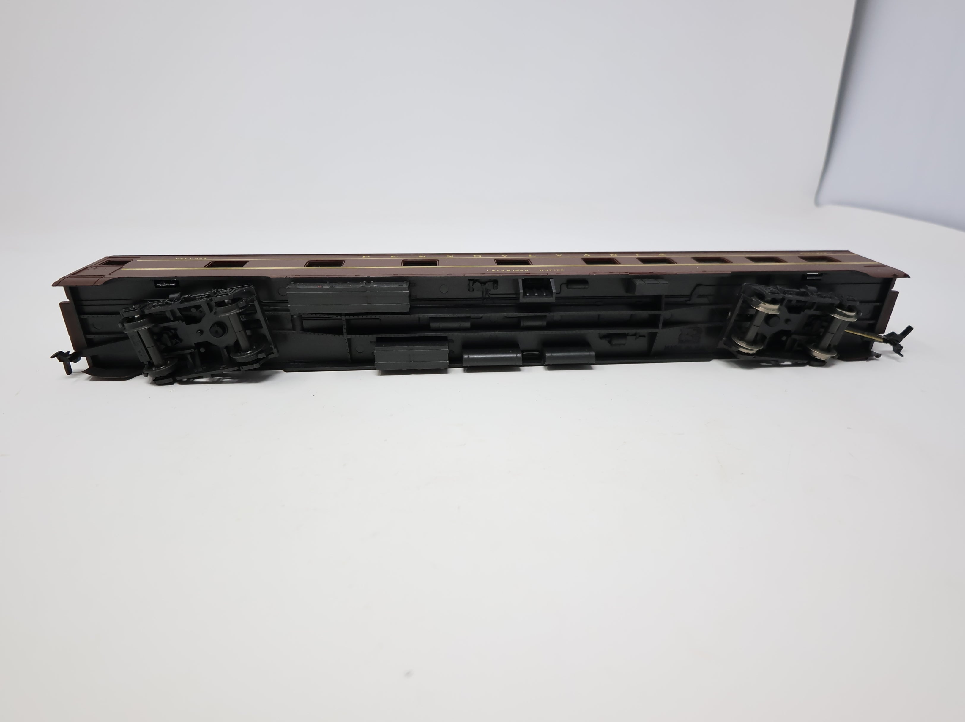 USED Rivarossi HO Scale Pullman Passenger Car Pennsylvania Catawissa Rapids