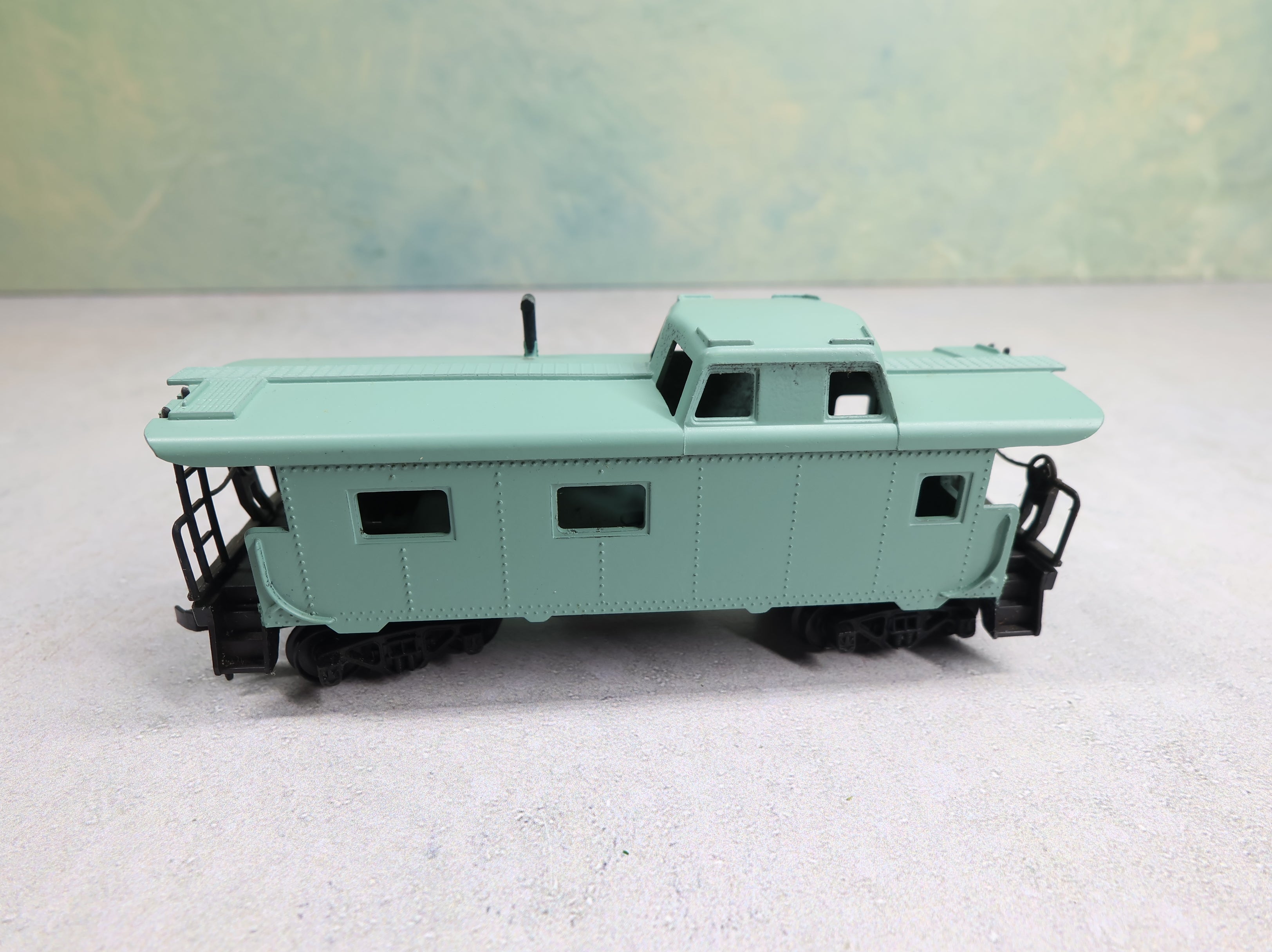 USED Tyco HO Scale Caboose Undecorated