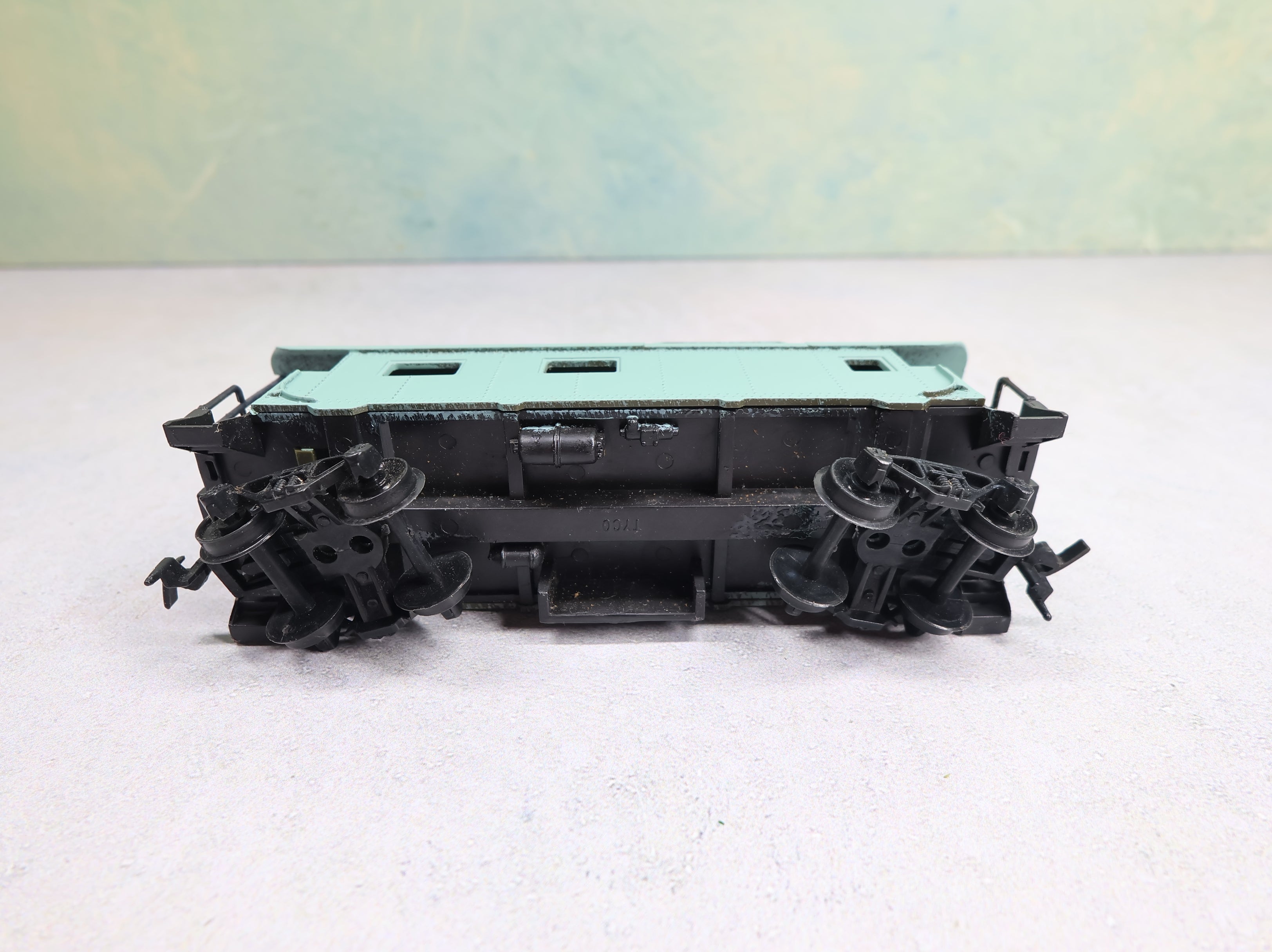 USED Tyco HO Scale Caboose Undecorated