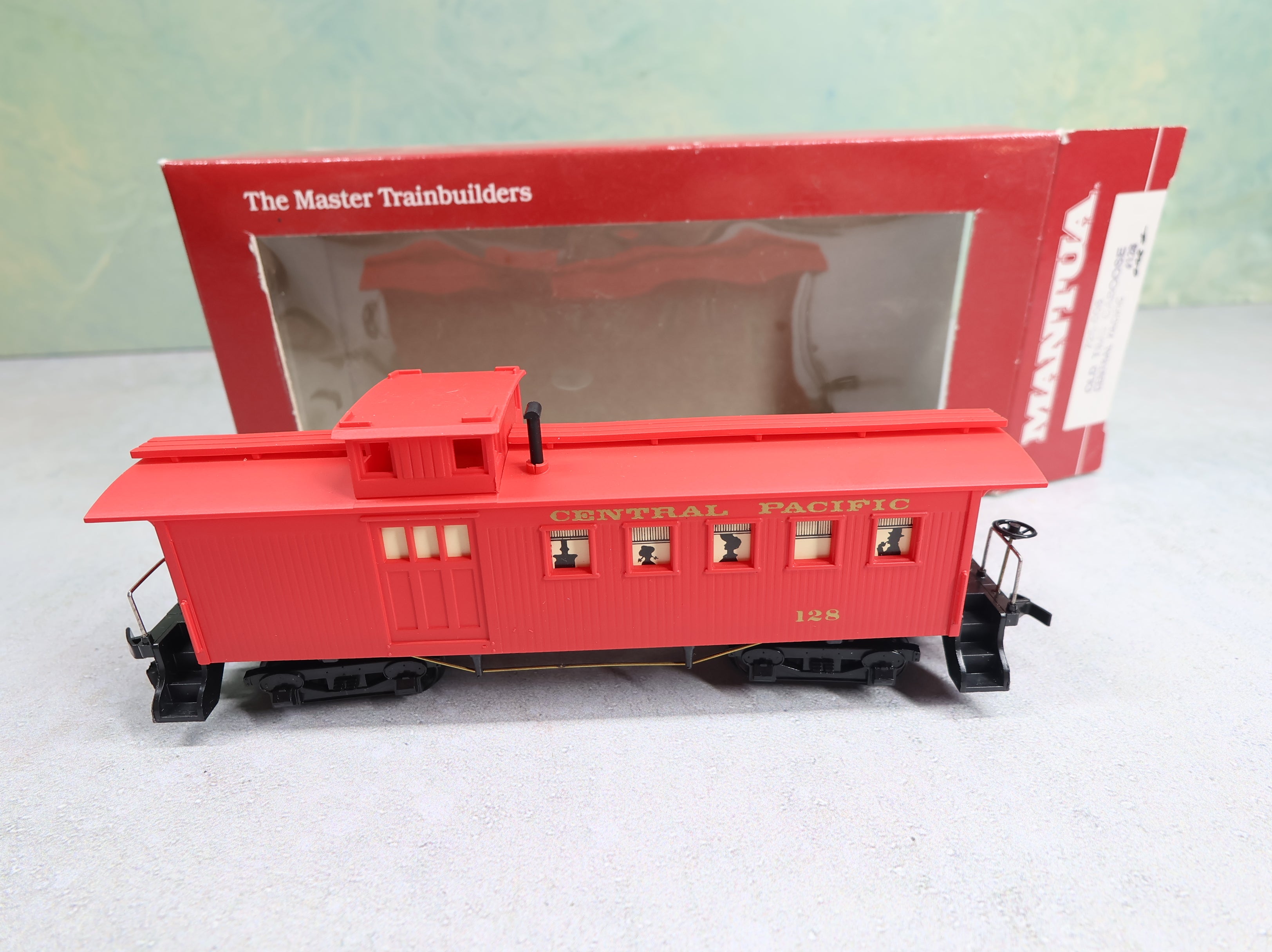 USED Mantua HO Scale Old Time Caboose Central Pacific #128