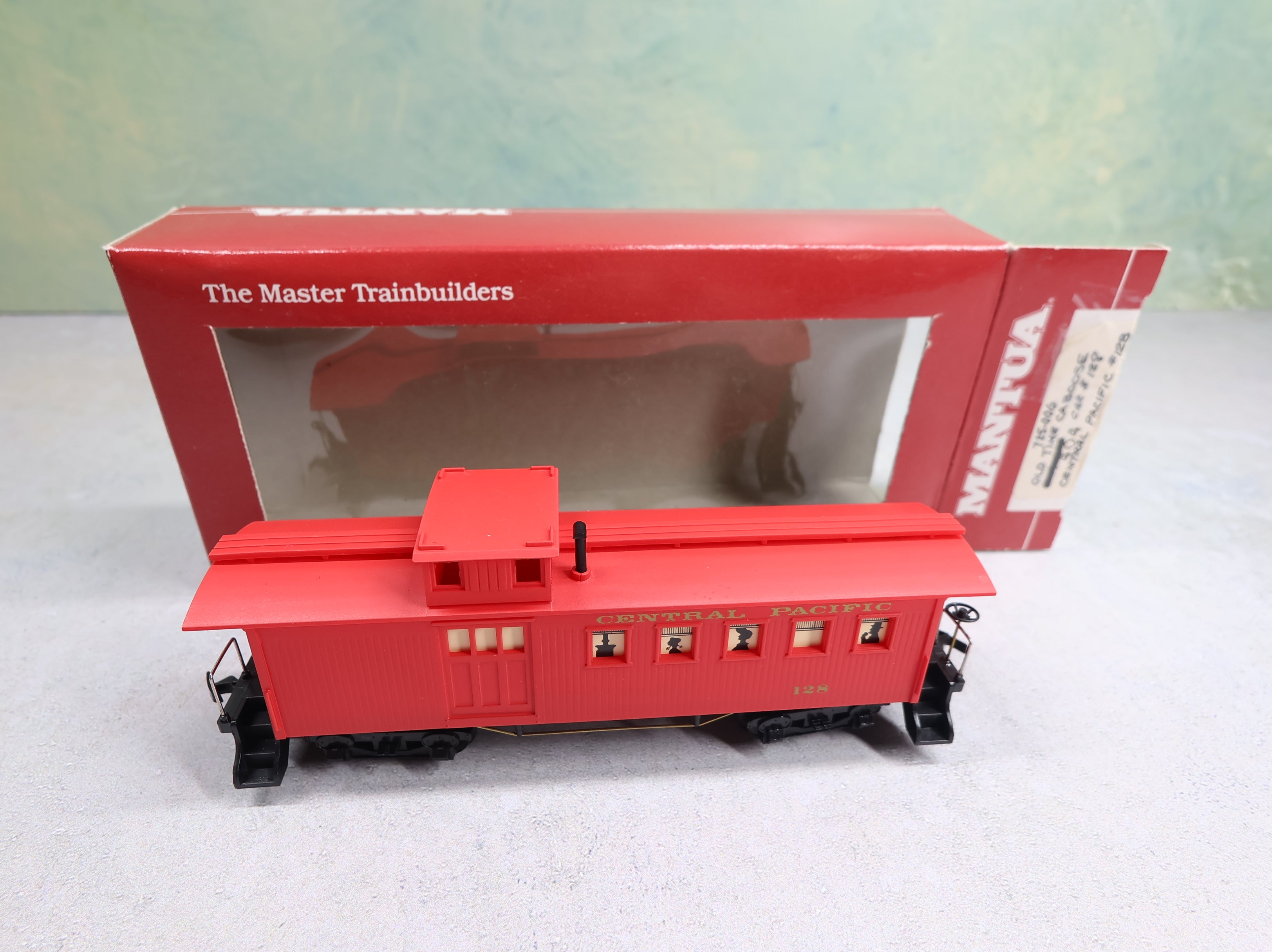USED Mantua HO Scale Old Time Caboose Central Pacific #128