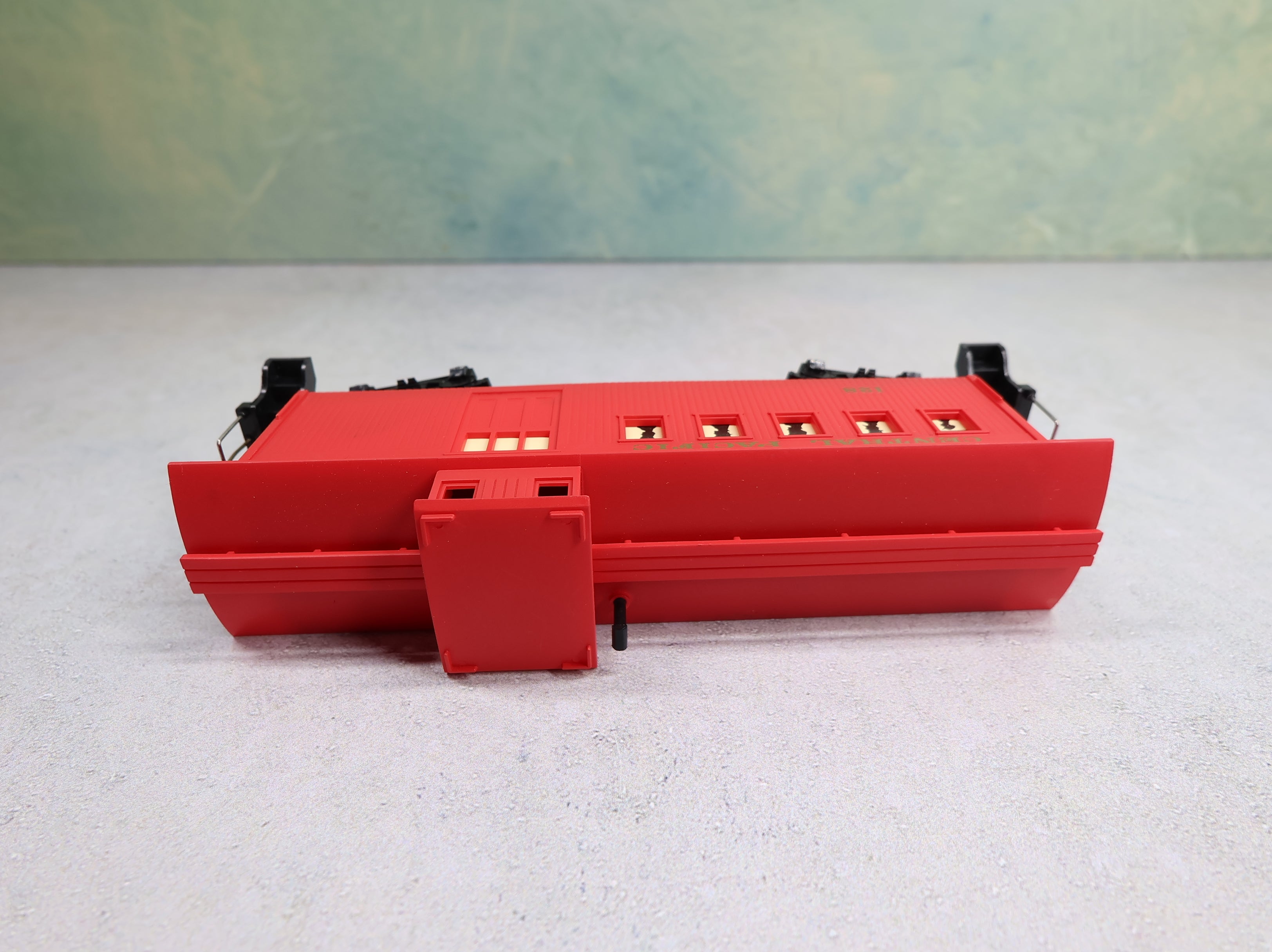 USED Mantua HO Scale Old Time Caboose Central Pacific #128