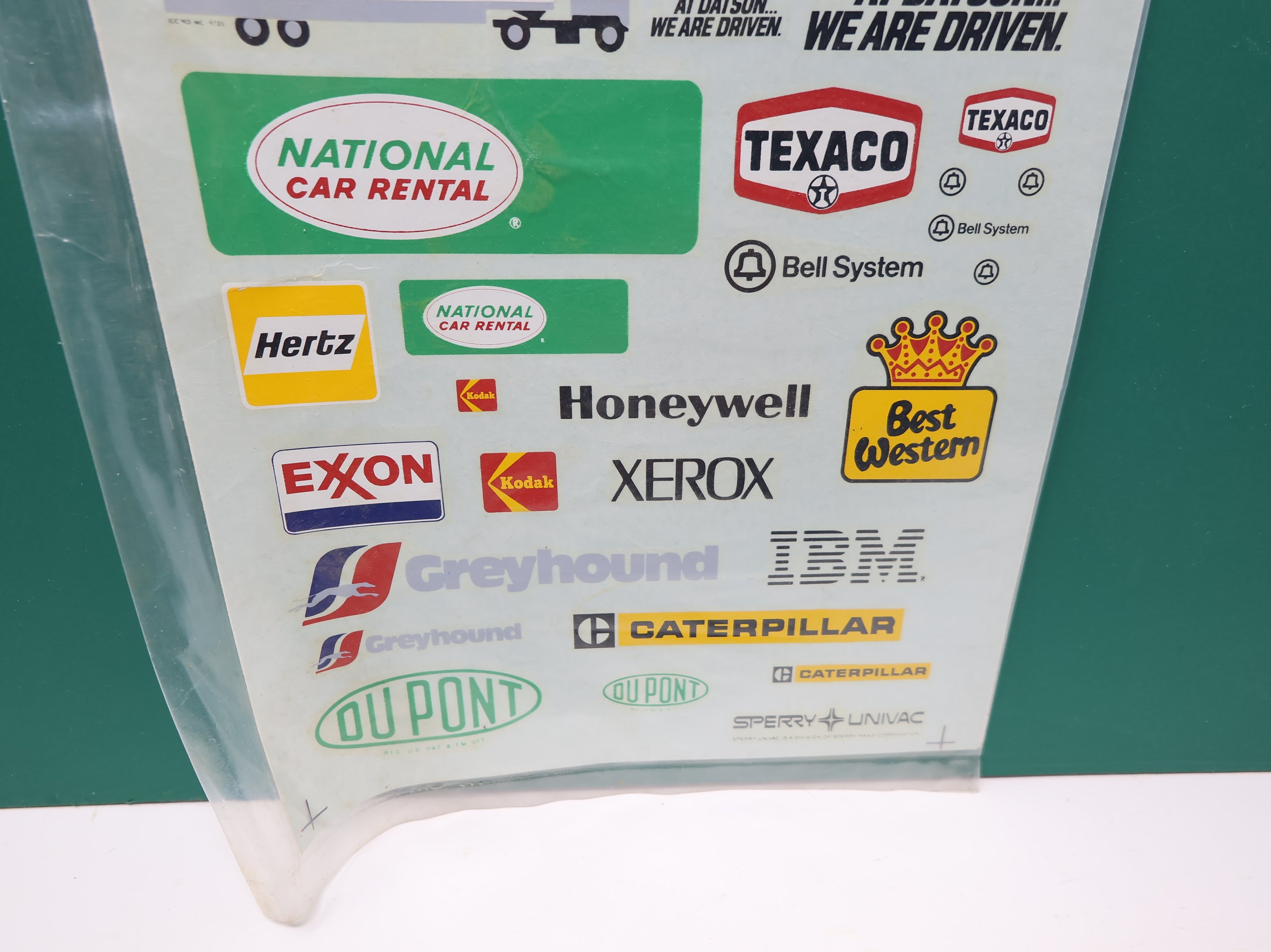 MICROSCALE 87-198 HO Scale Late 20th Century Signs (Buick, Honeywell) Decals