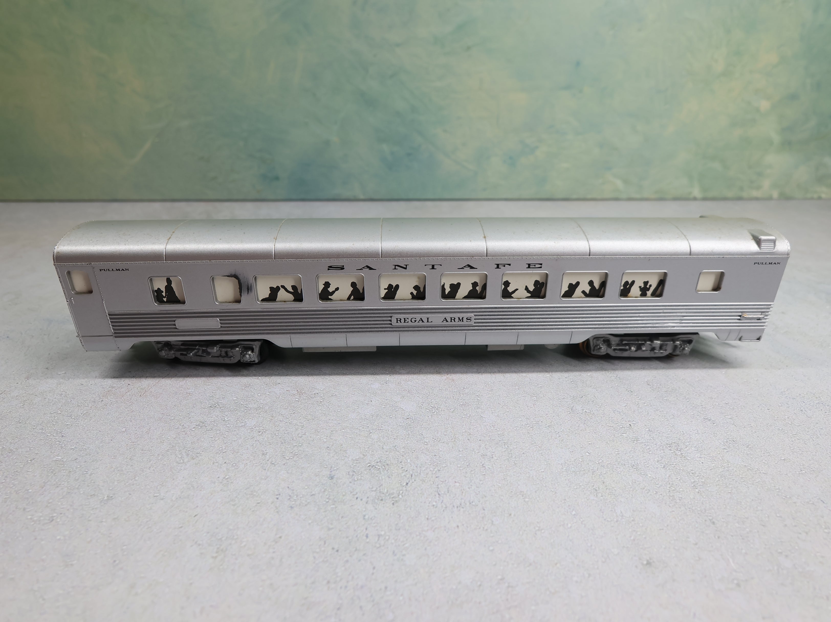 USED Life-Like HO Scale Aluminum Coach Passenger Car Santa Fe Regal Arms