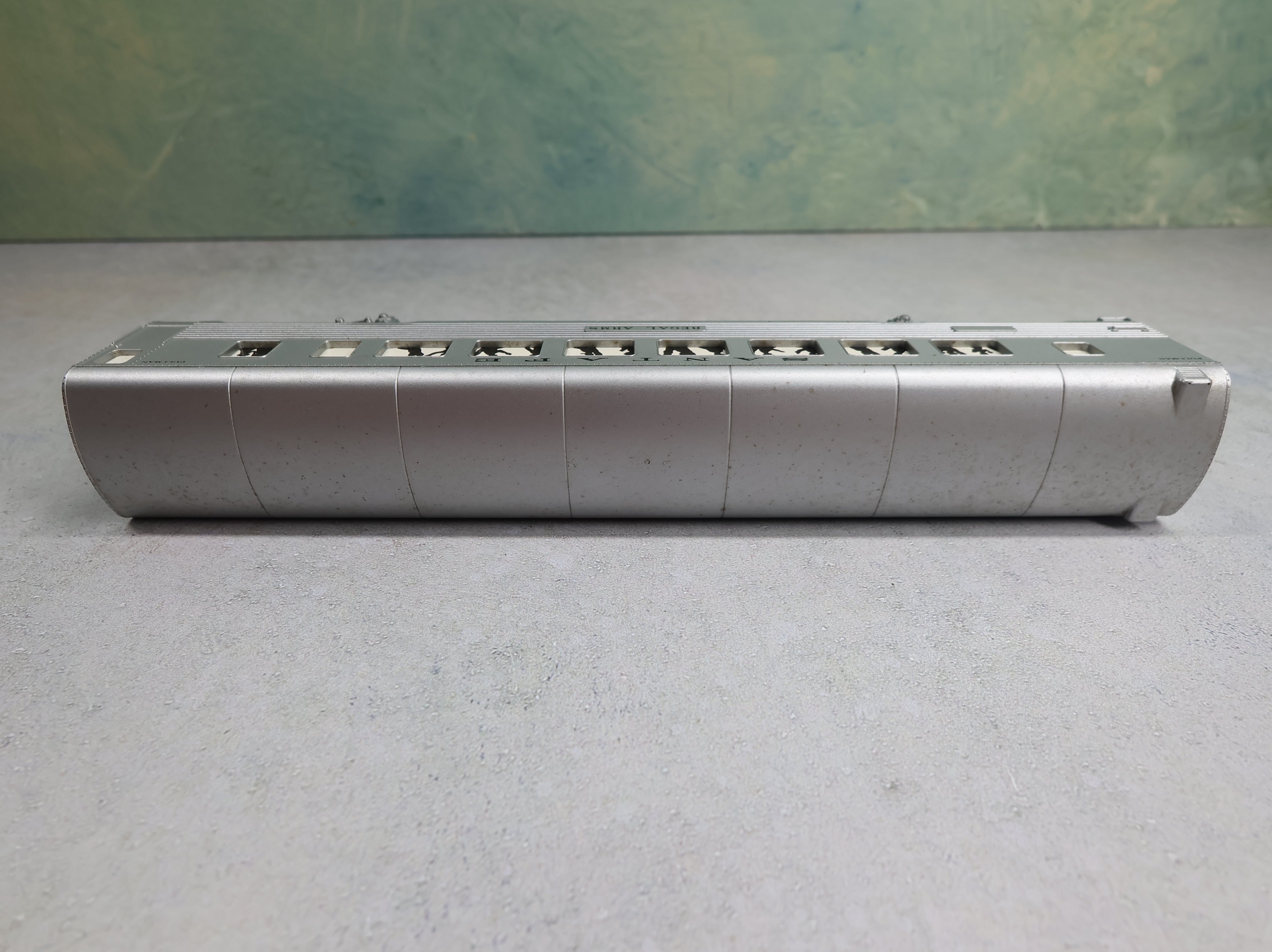 USED Life-Like HO Scale Aluminum Coach Passenger Car Santa Fe Regal Arms