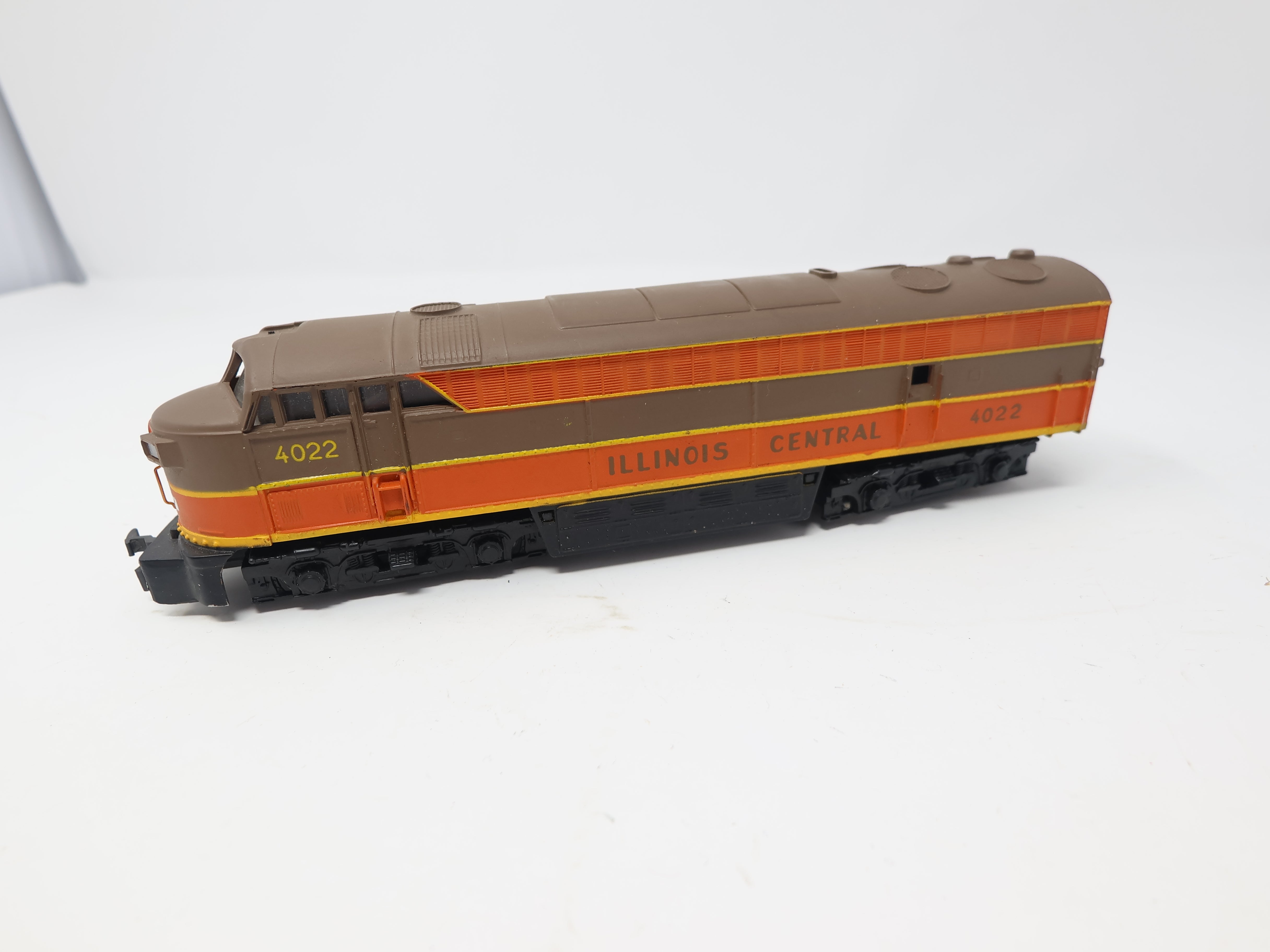 USED AHM HO Scale, C-Liner Diesel Locomotive, Illinois Central #4022