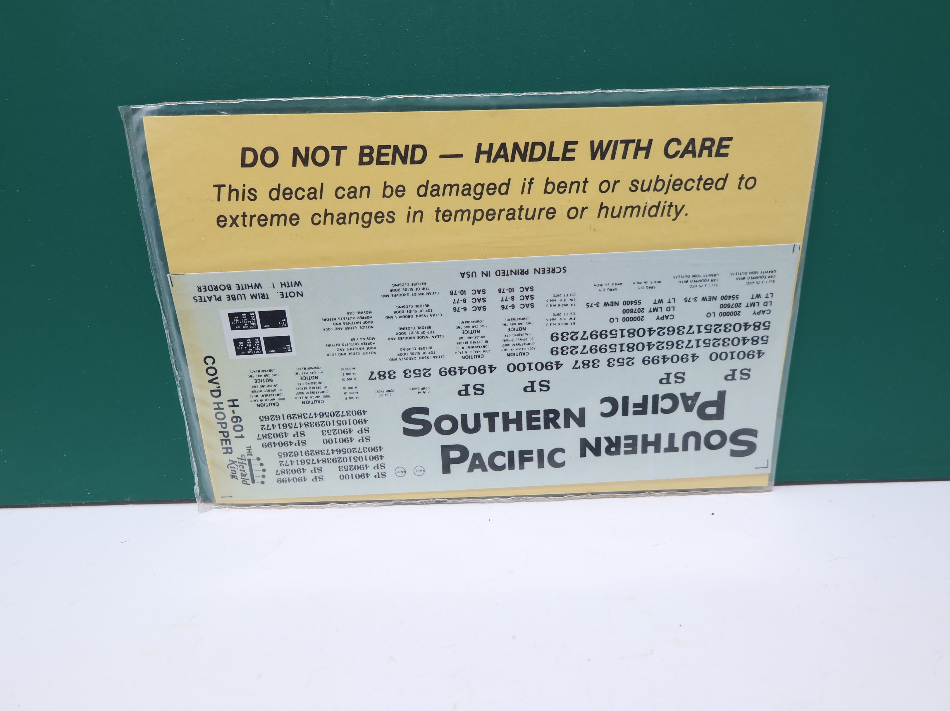 The Herald King G601 HO Scale Southern Pacific Grey ACF Covered Hopper Black Lettering Decals