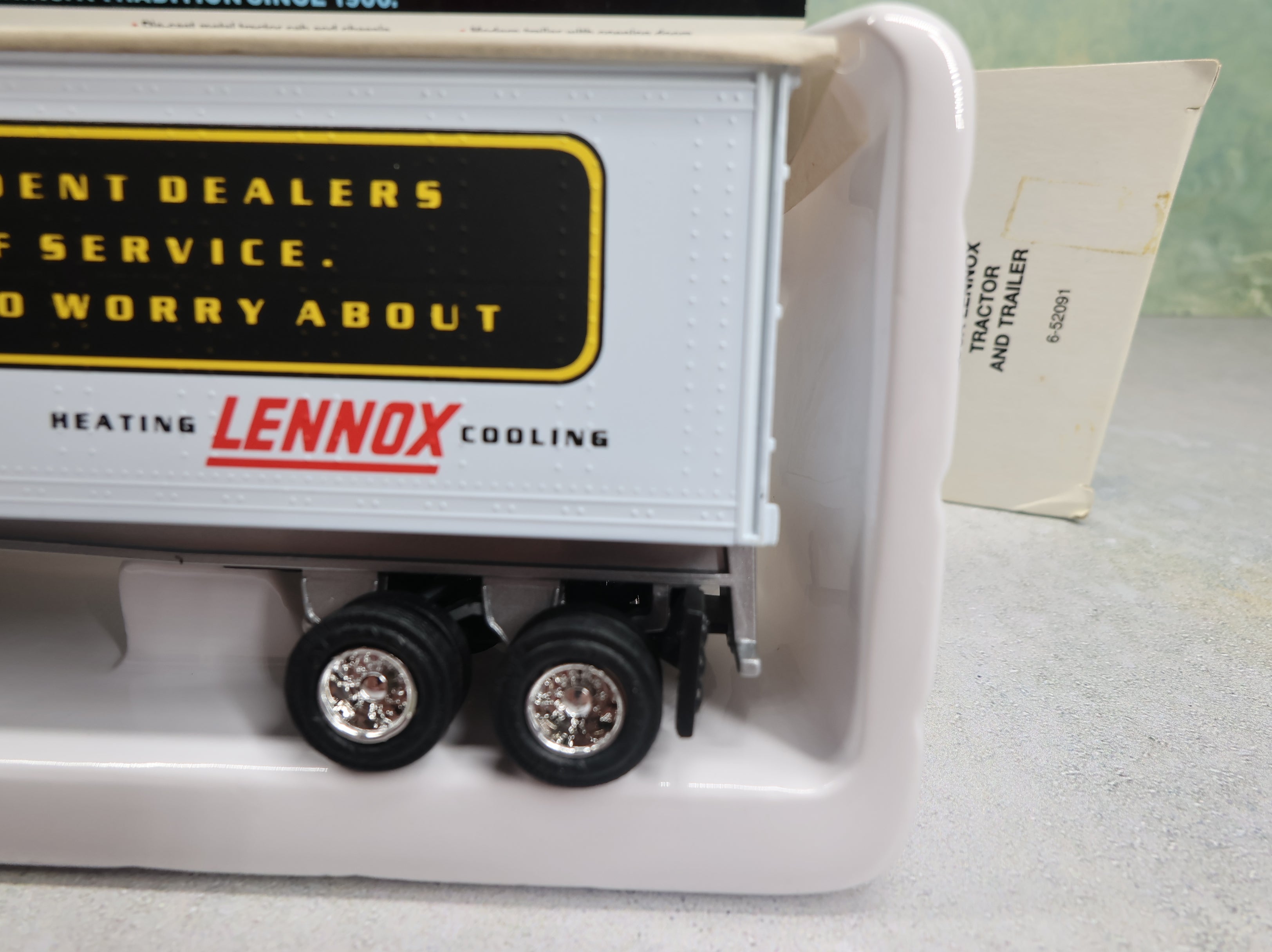 USED Lionel #6-52091 O Tractor and Trailer LCCA Lennox