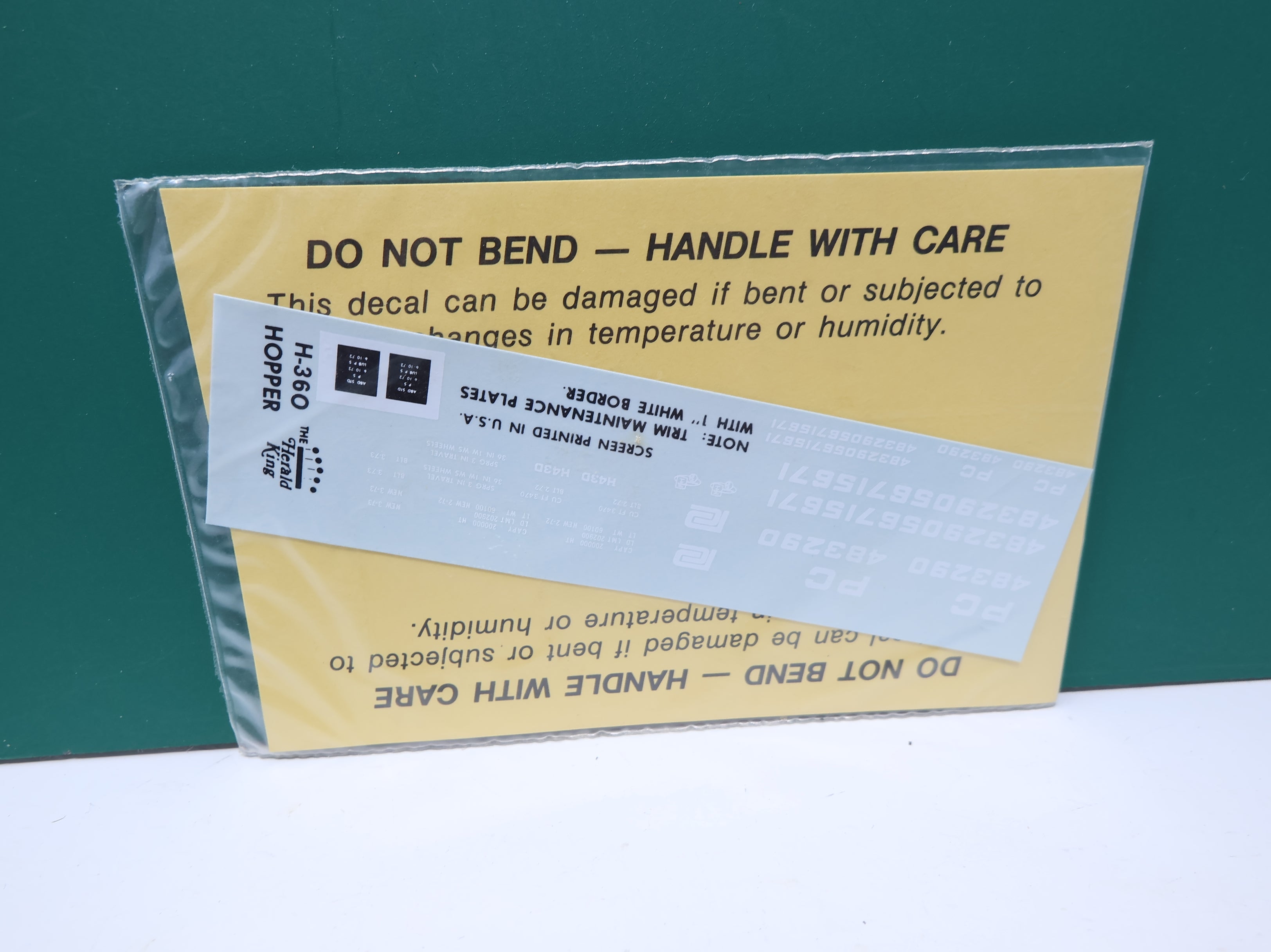 The Herald King H360 HO Scale Penn Central 3 Bay Open Hopper 1973 White Lettering & Herald Decals