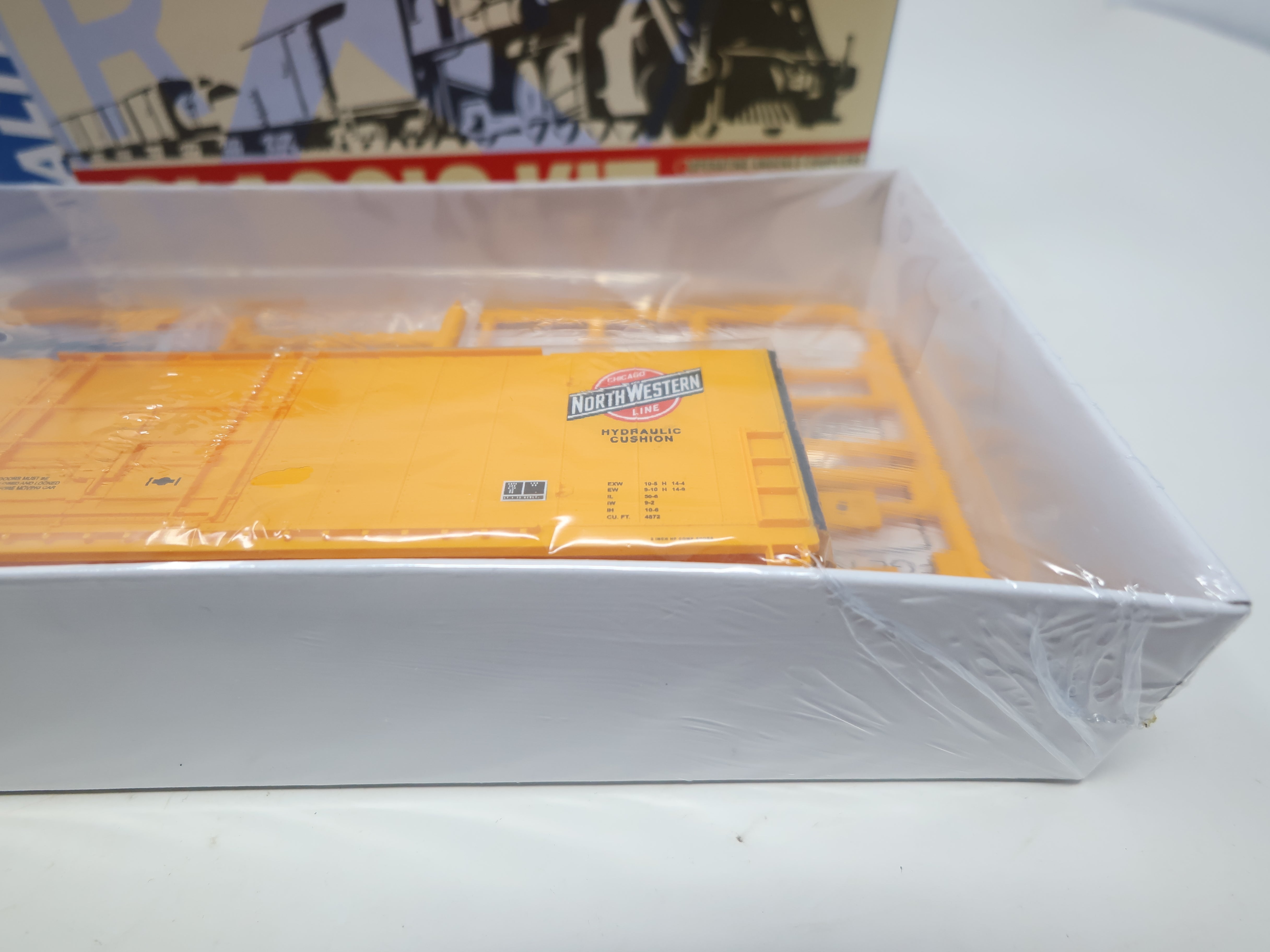 Walthers 932-4776 HO Scale, 50' FGE Insulated Box Car (Sealed Kit), Chicago & North Western CNW #543190 (KIT)