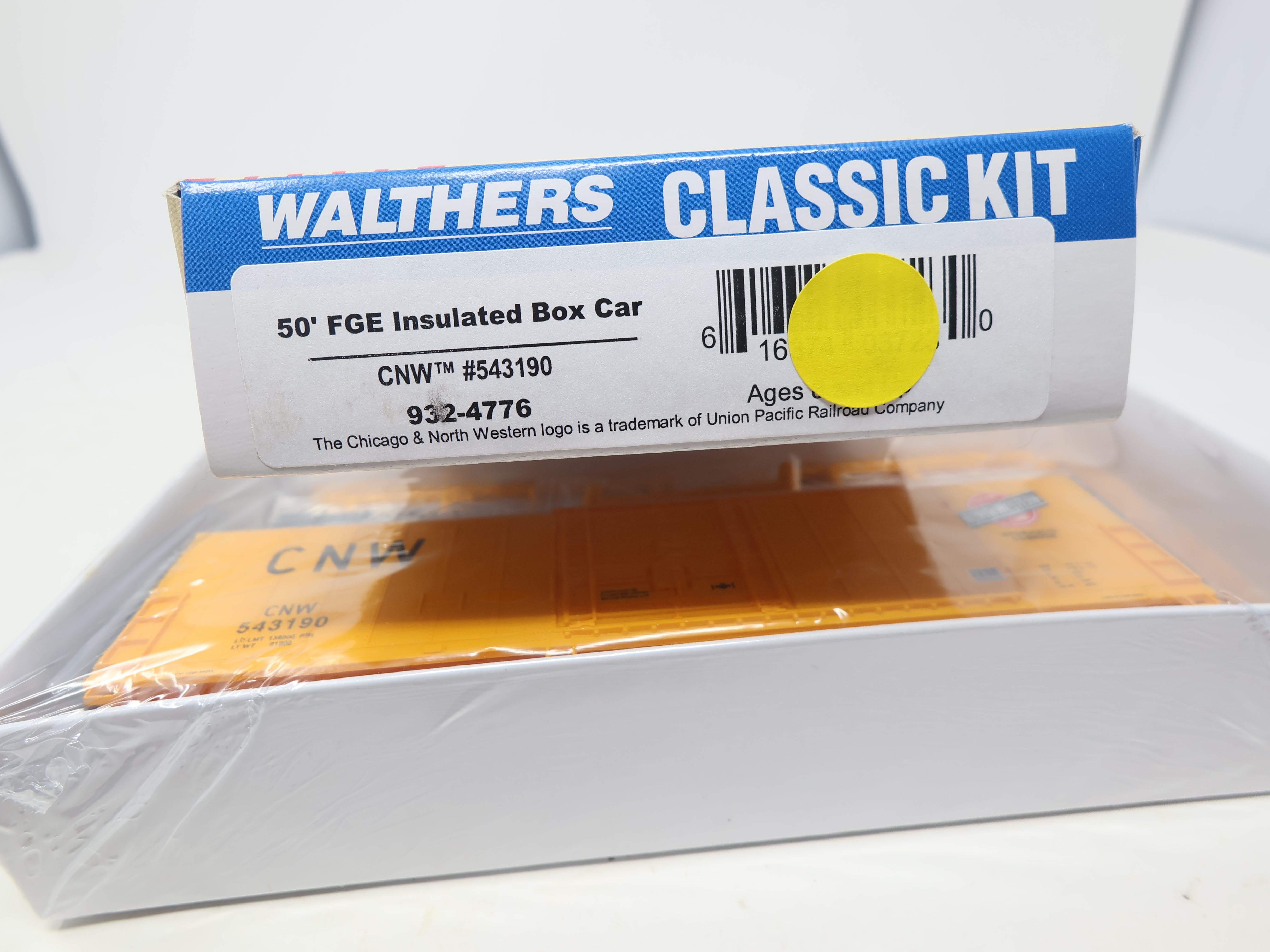 Walthers 932-4776 HO Scale, 50' FGE Insulated Box Car (Sealed Kit), Chicago & North Western CNW #543190 (KIT)