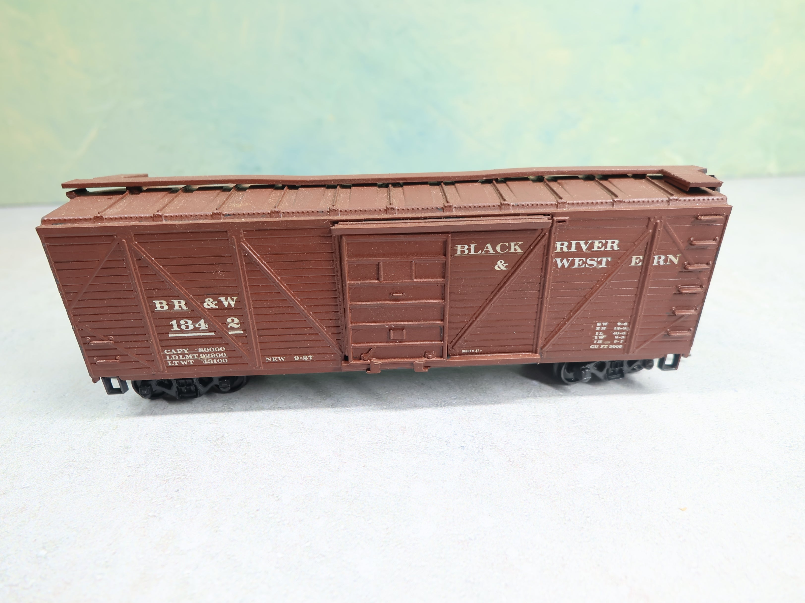 USED Roundhouse HO Scale 40' Wood OB Box Car Black River and Western BR&W #1342 Decal