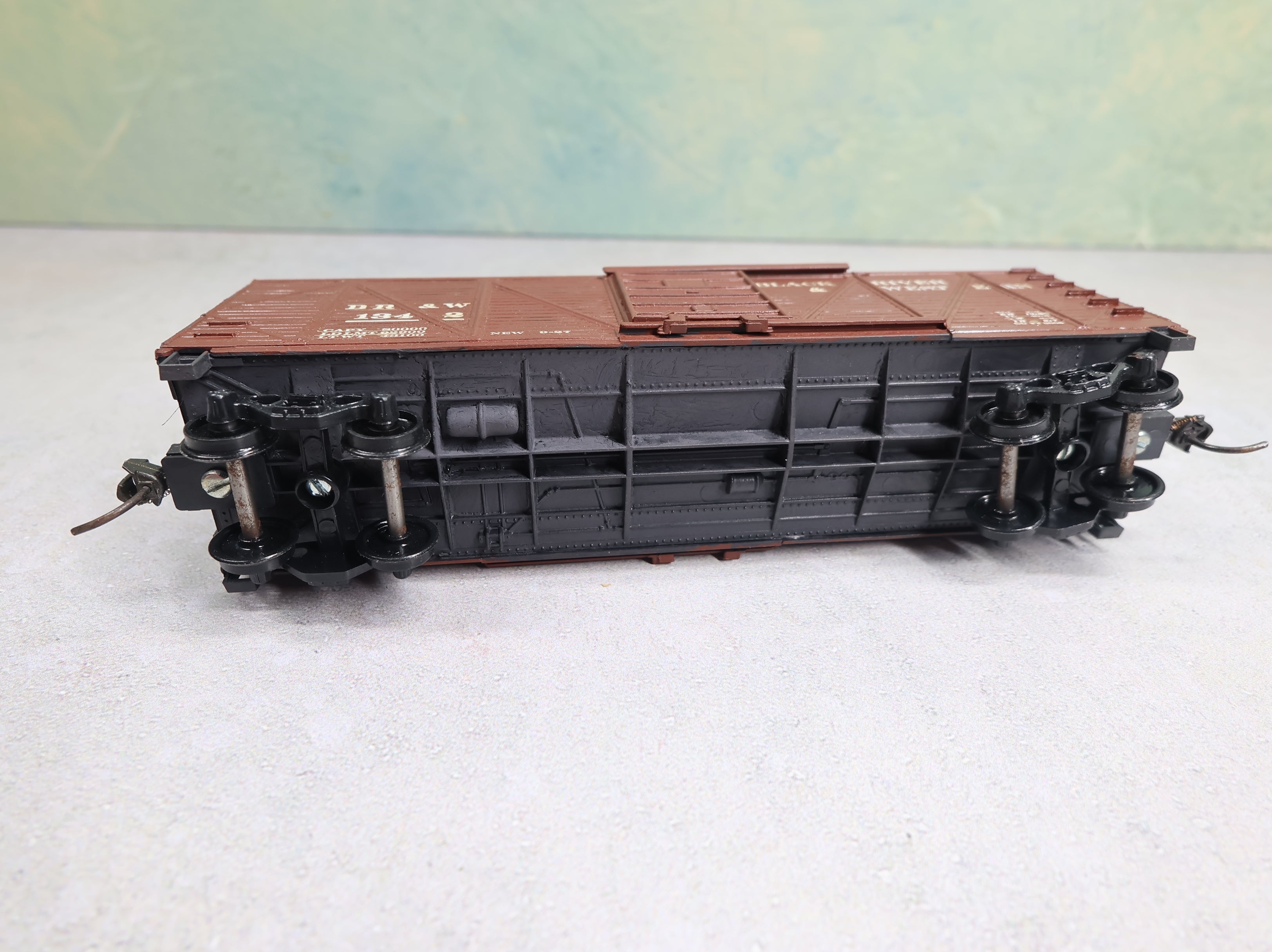 USED Roundhouse HO Scale 40' Wood OB Box Car Black River and Western BR&W #1342 Decal