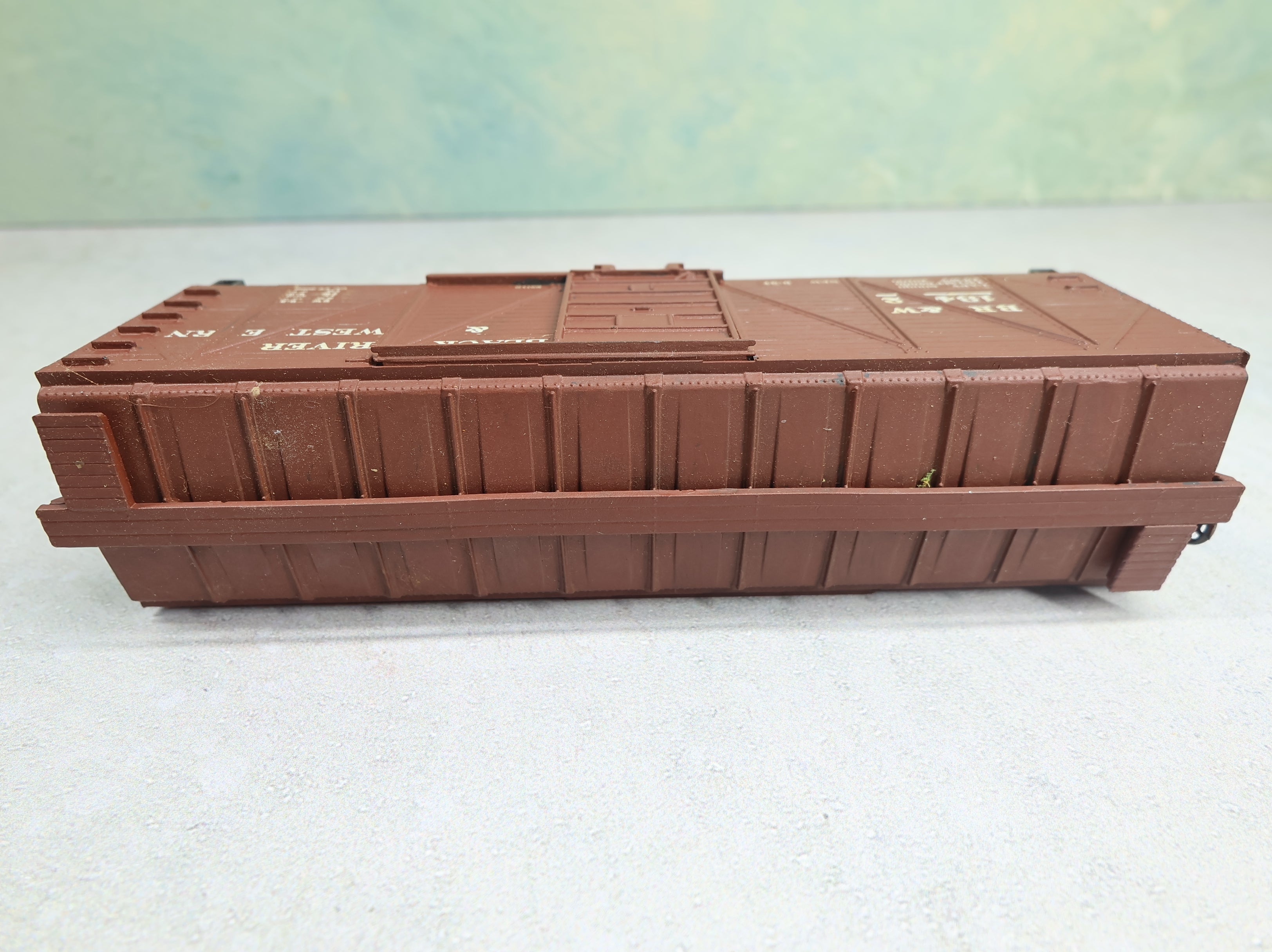 USED Roundhouse HO Scale 40' Wood OB Box Car Black River and Western BR&W #1342 Decal