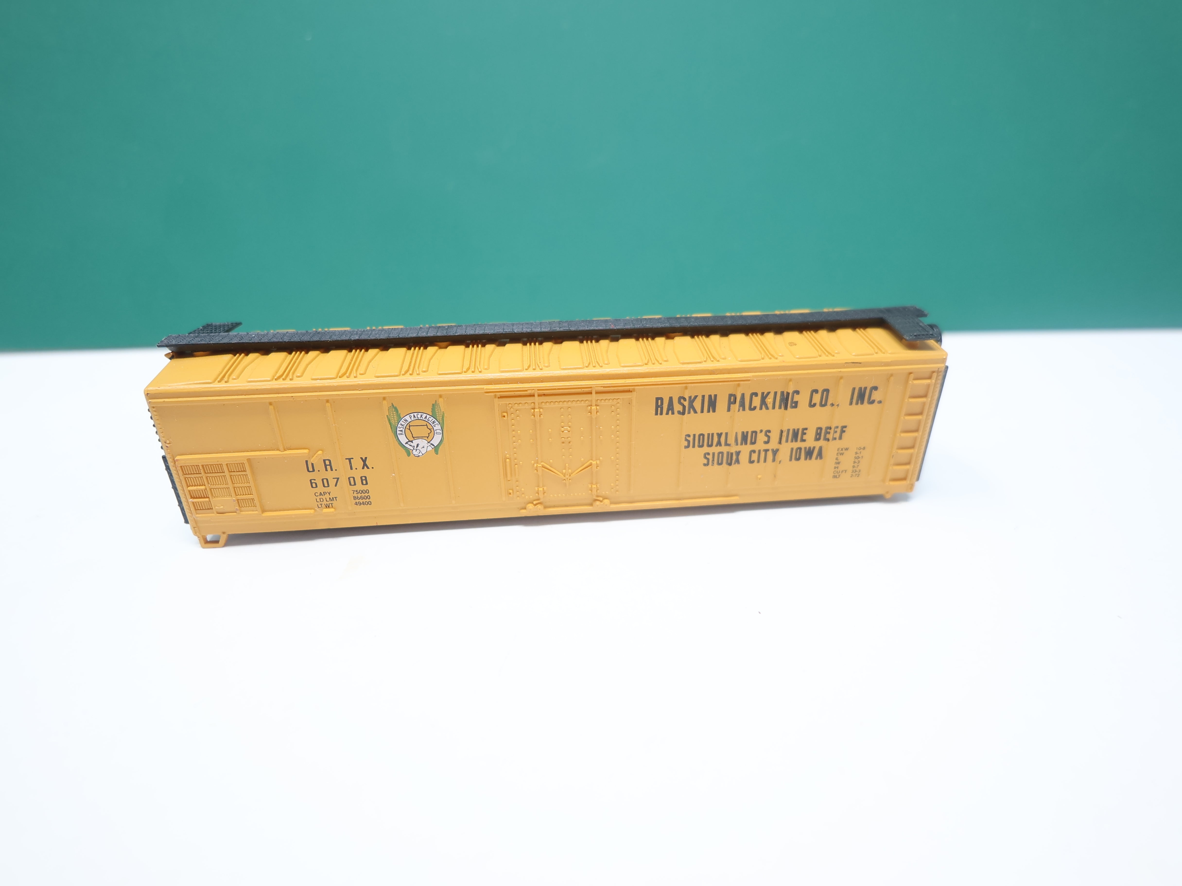 USED Life-Like N Scale, 50' Box Car, Raskin Packing Co URTX #60708, No trucks