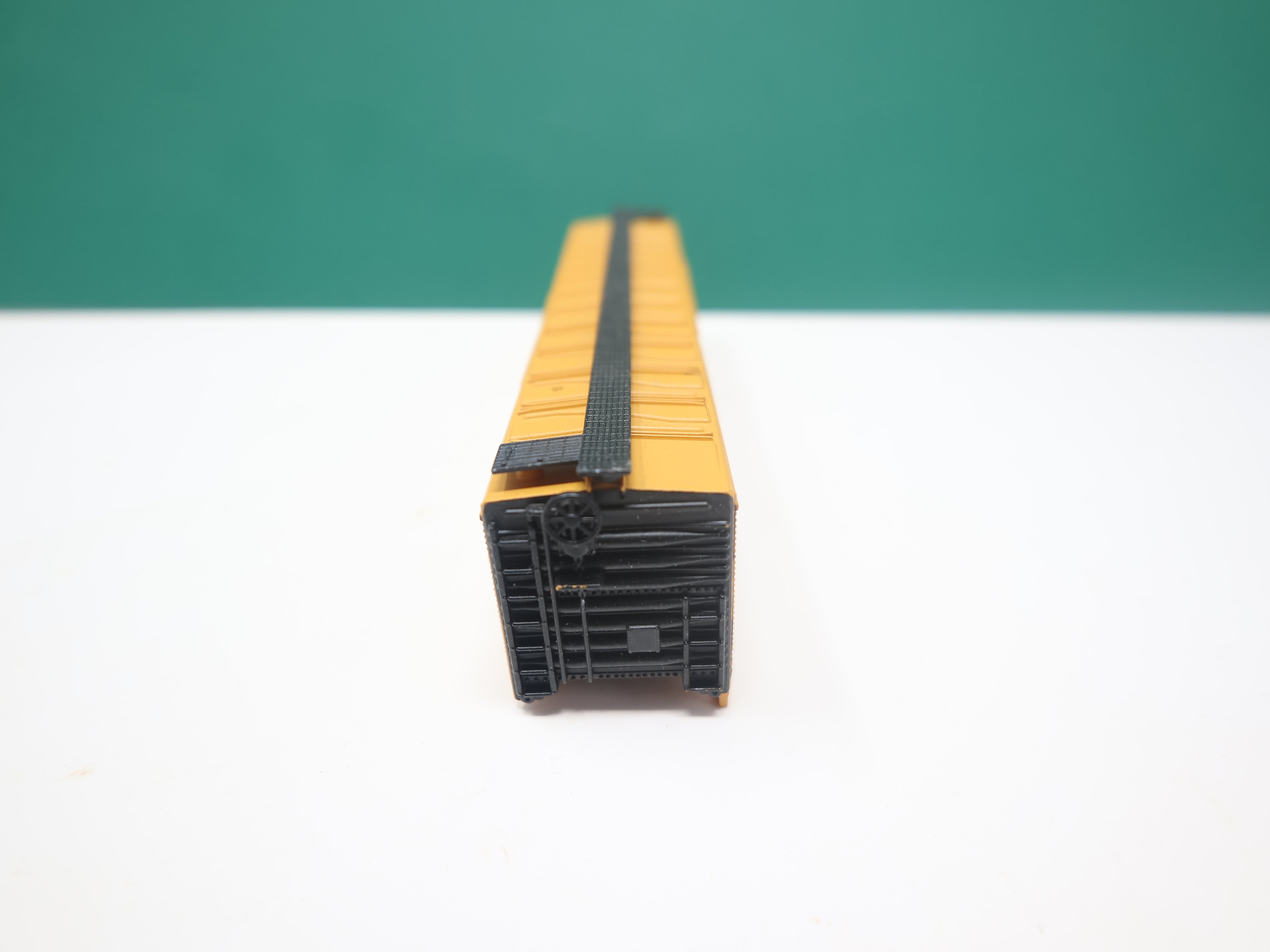 USED Life-Like N Scale, 50' Box Car, Raskin Packing Co URTX #60708, No trucks