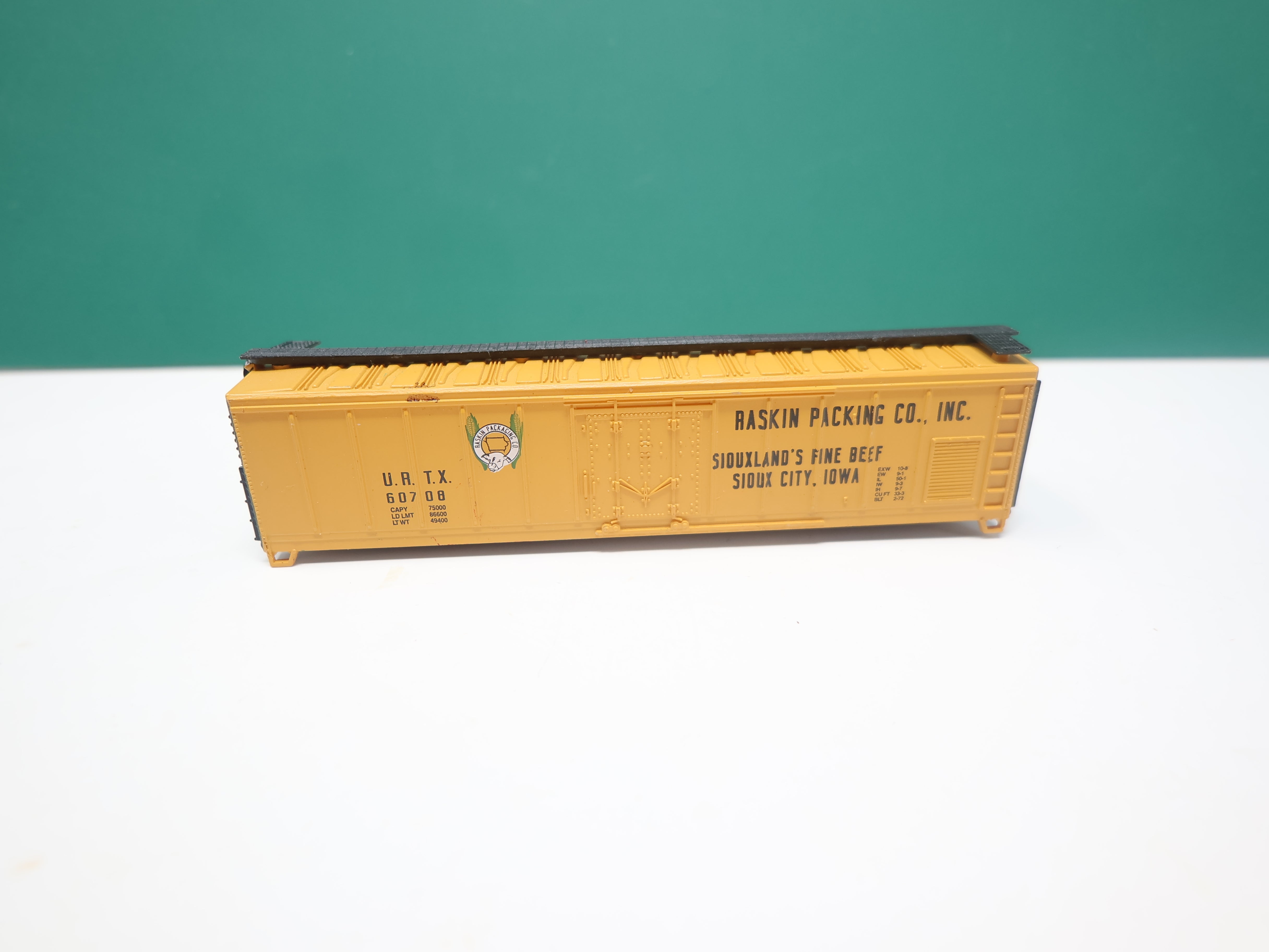 USED Life-Like N Scale, 50' Box Car, Raskin Packing Co URTX #60708, No trucks