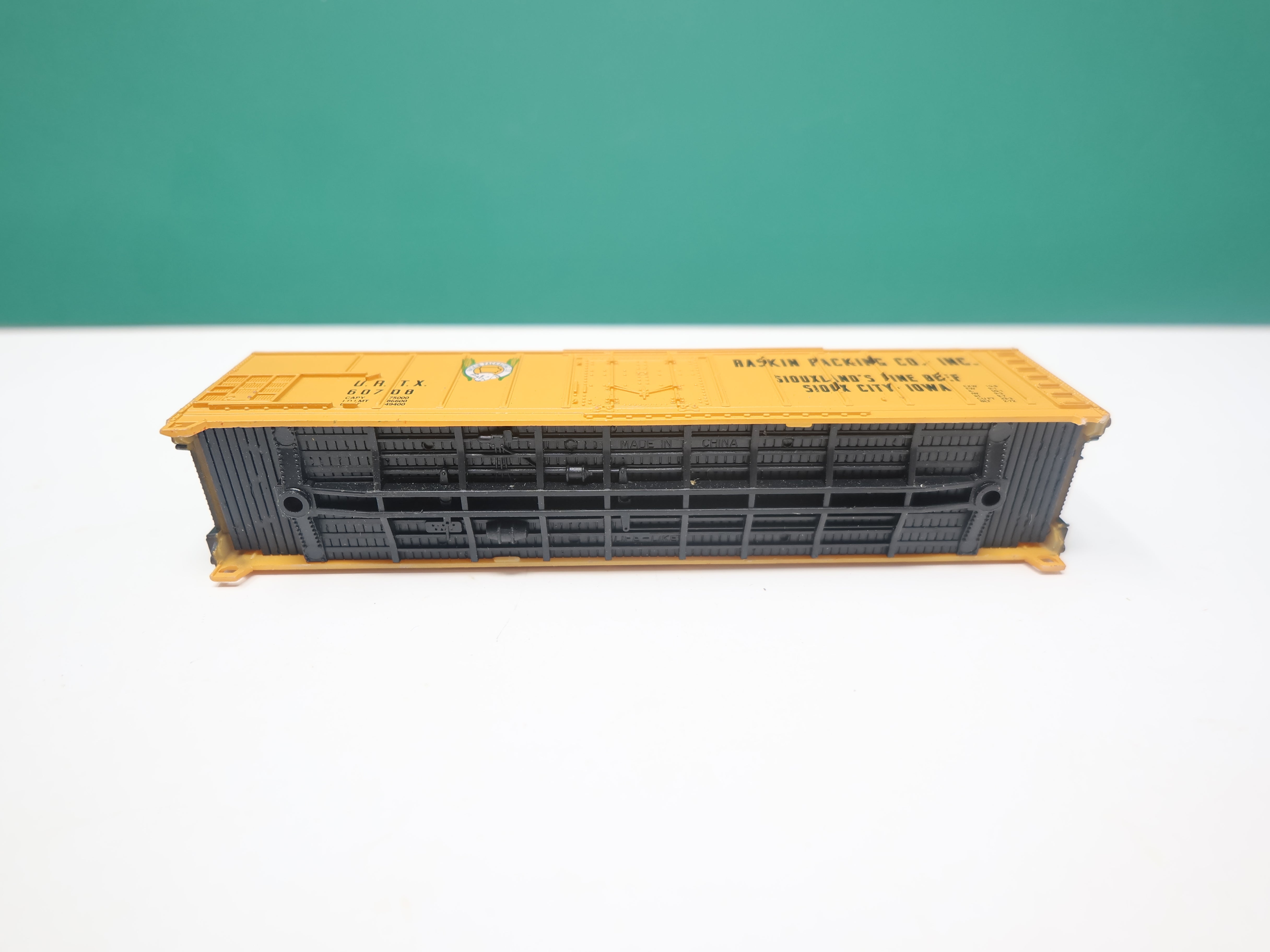 USED Life-Like N Scale, 50' Box Car, Raskin Packing Co URTX #60708, No trucks