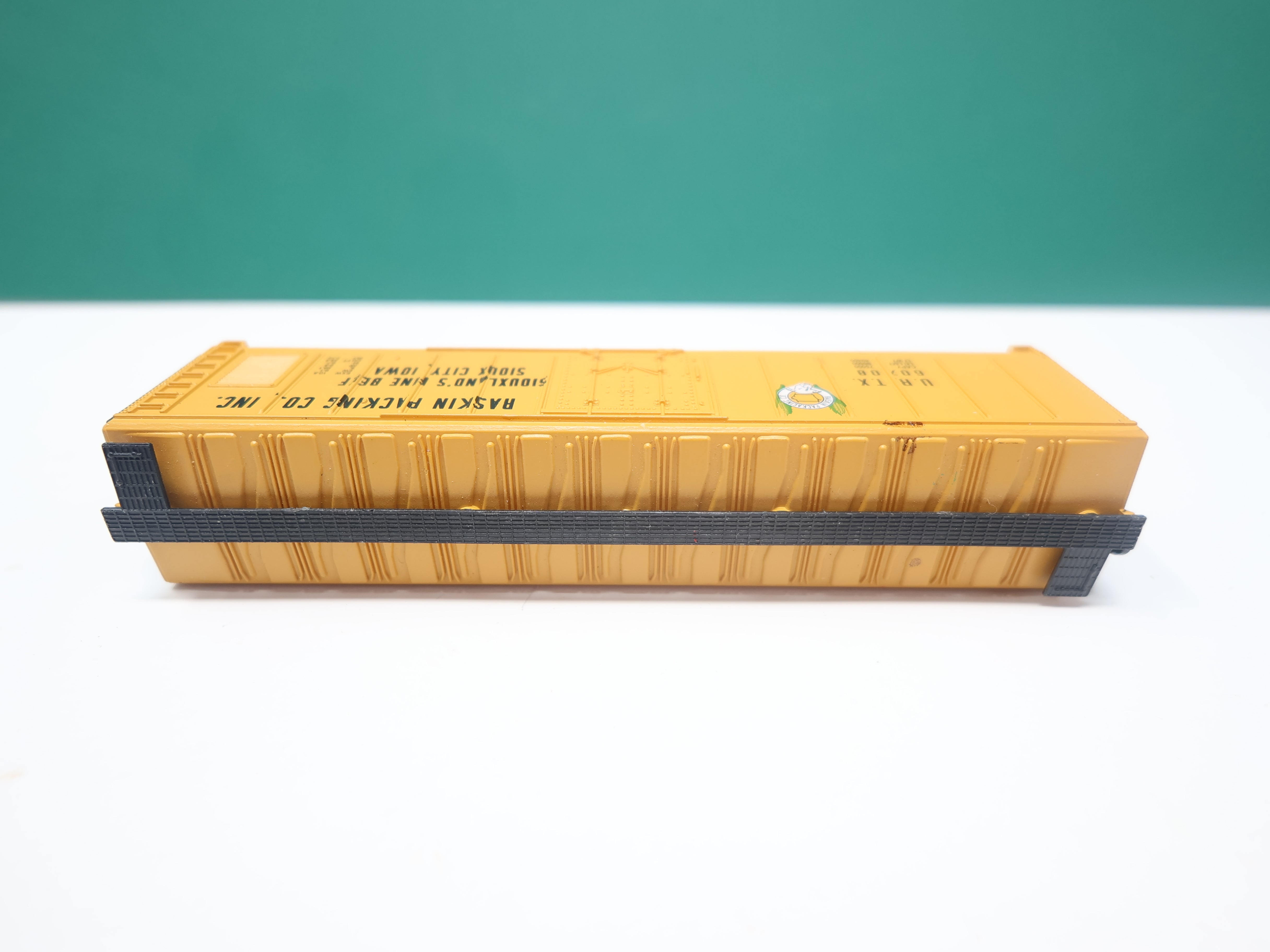 USED Life-Like N Scale, 50' Box Car, Raskin Packing Co URTX #60708, No trucks