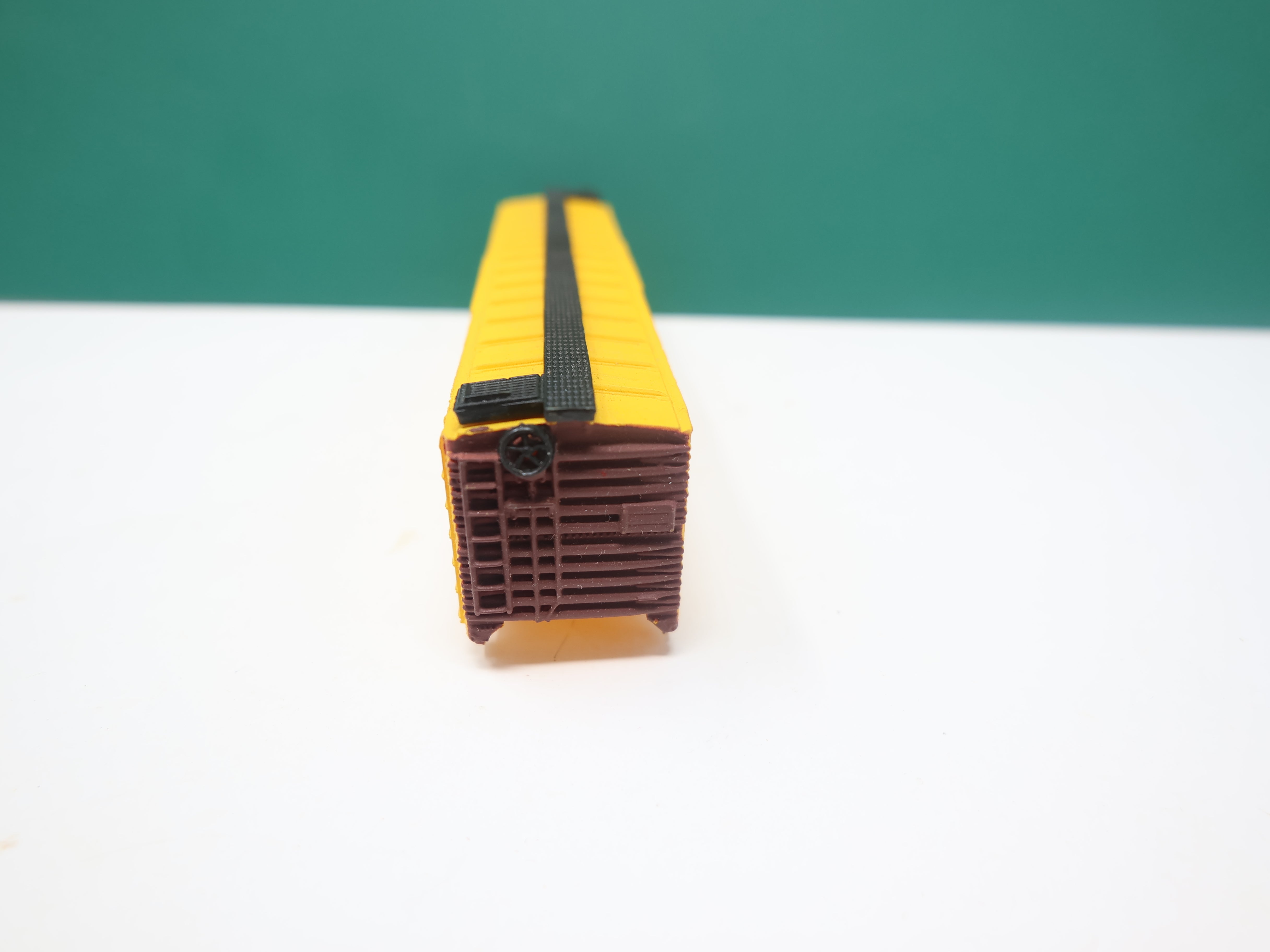 USED Bachmann N Scale, 50' Box Car, Pacific Fruit Express PFE #451041, Shell Only