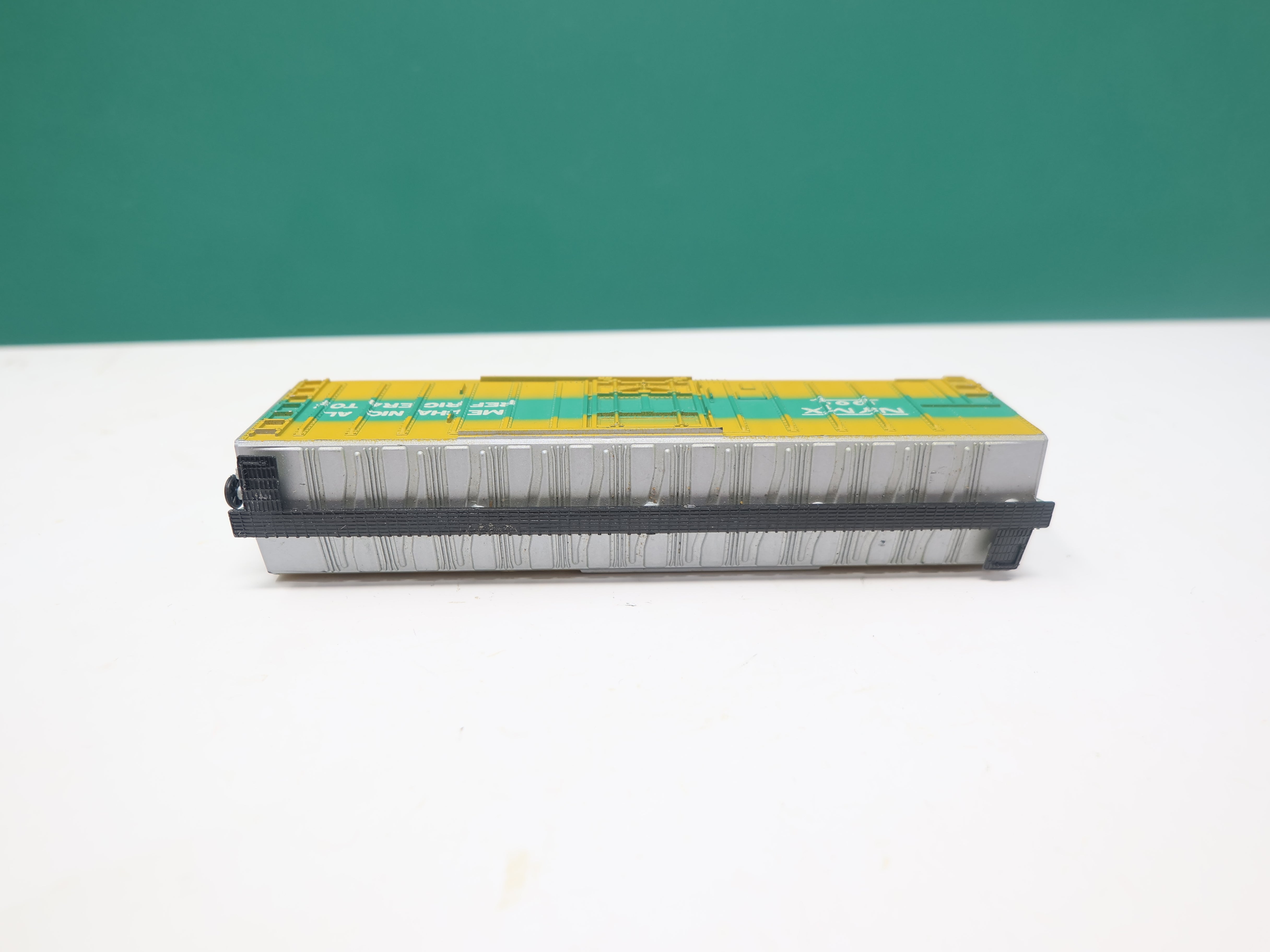 USED Atlas N Scale, 50' Mechanical ReeferNYMX #1000, No trucks
