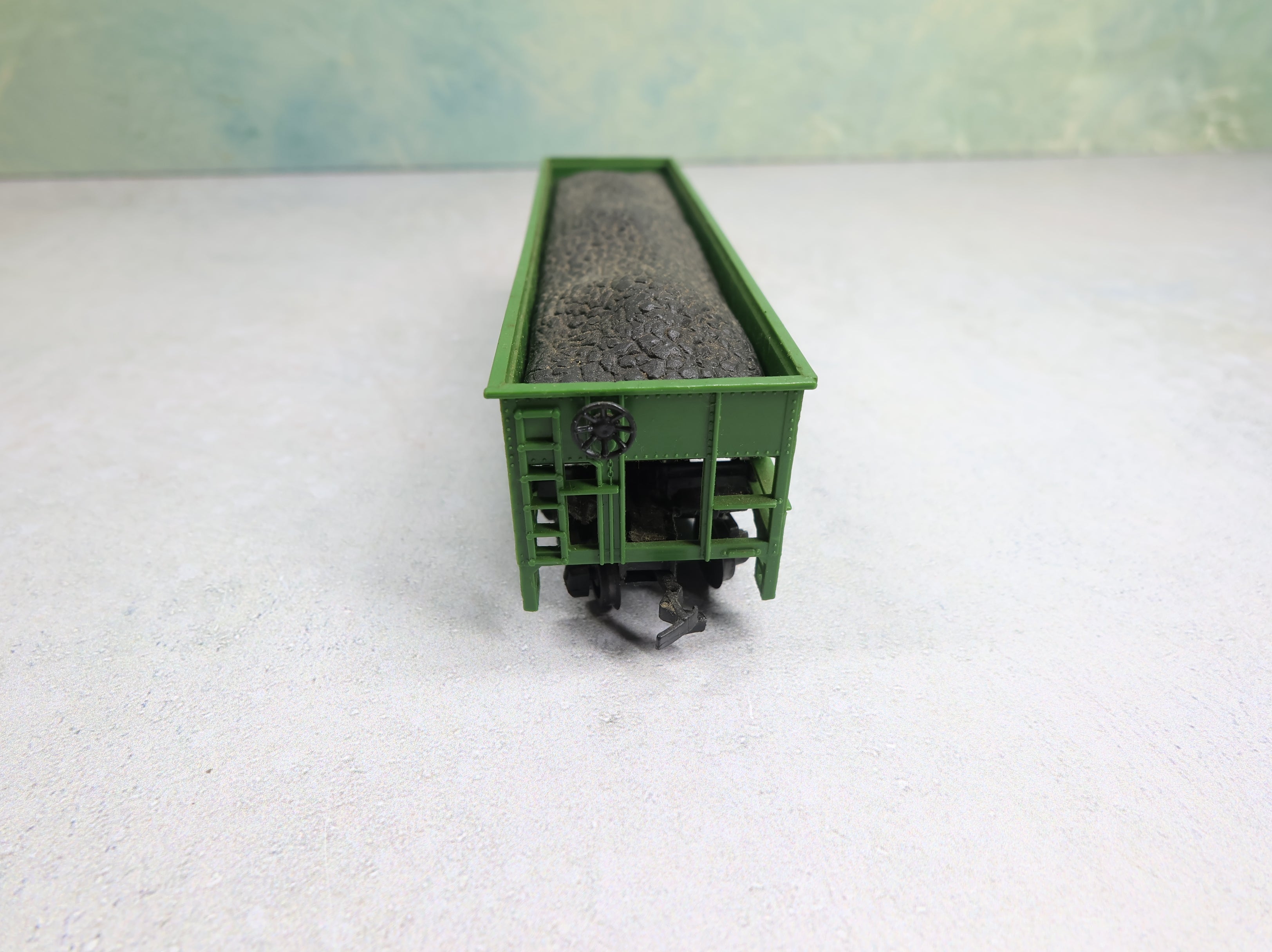 USED Bachmann HO Scale Quad Hopper Burlington Northern BN #74513 Gearboxes w/ Coal Load