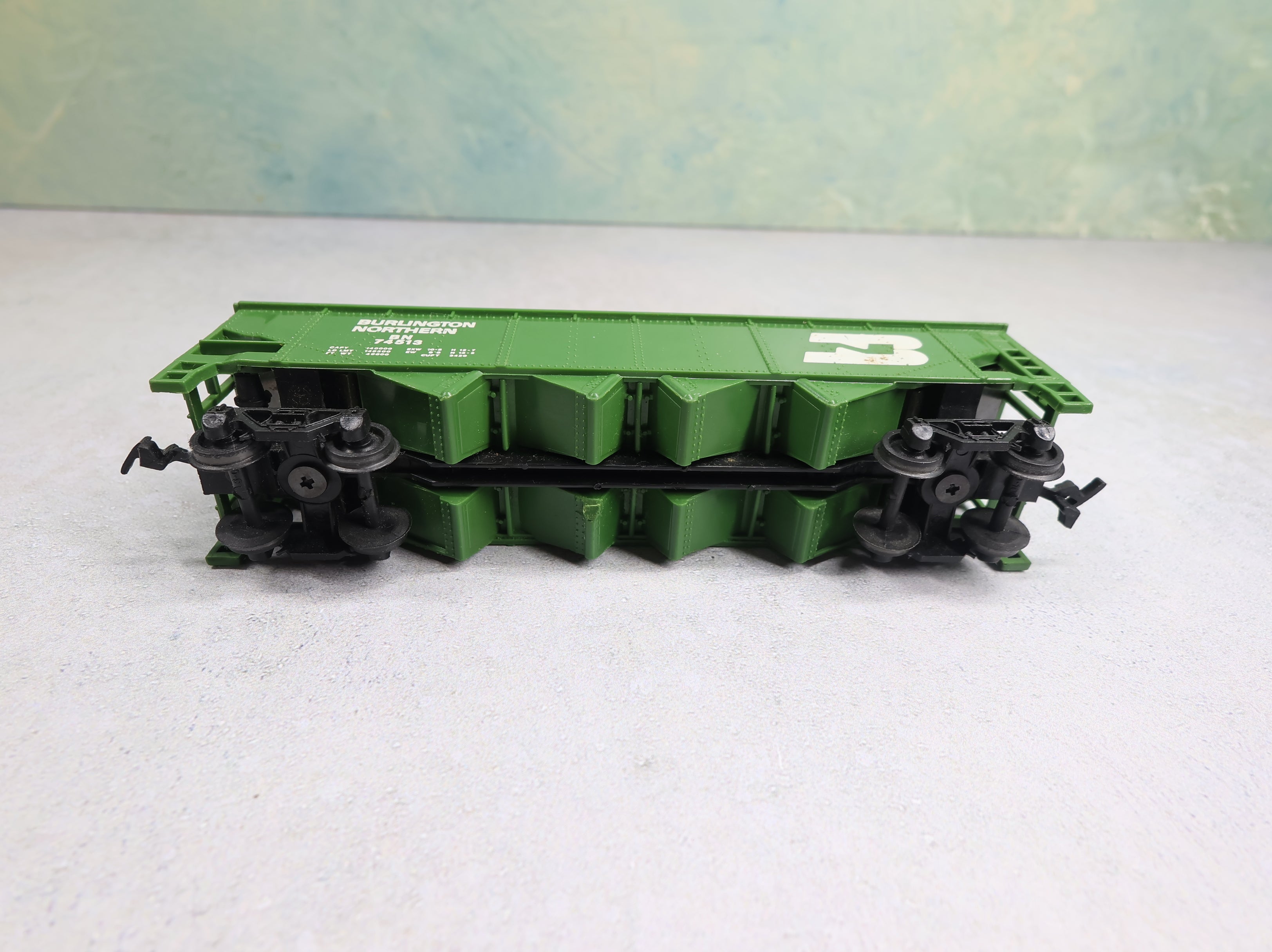 USED Bachmann HO Scale Quad Hopper Burlington Northern BN #74513 Gearboxes w/ Coal Load