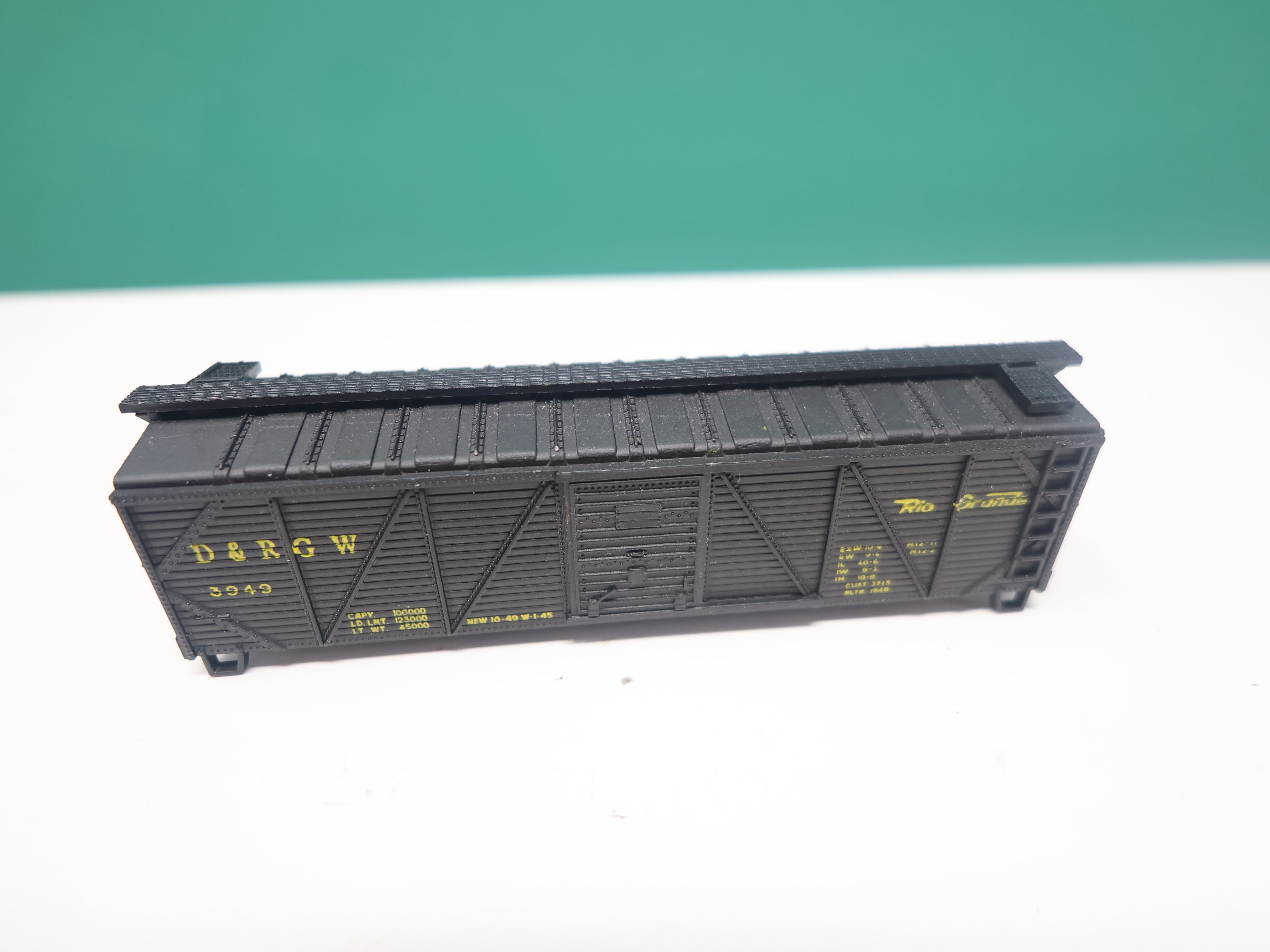 USED Atlas N Scale, 40' Wooden Box Car, Rio Grande D&RGW #3949, No trucks