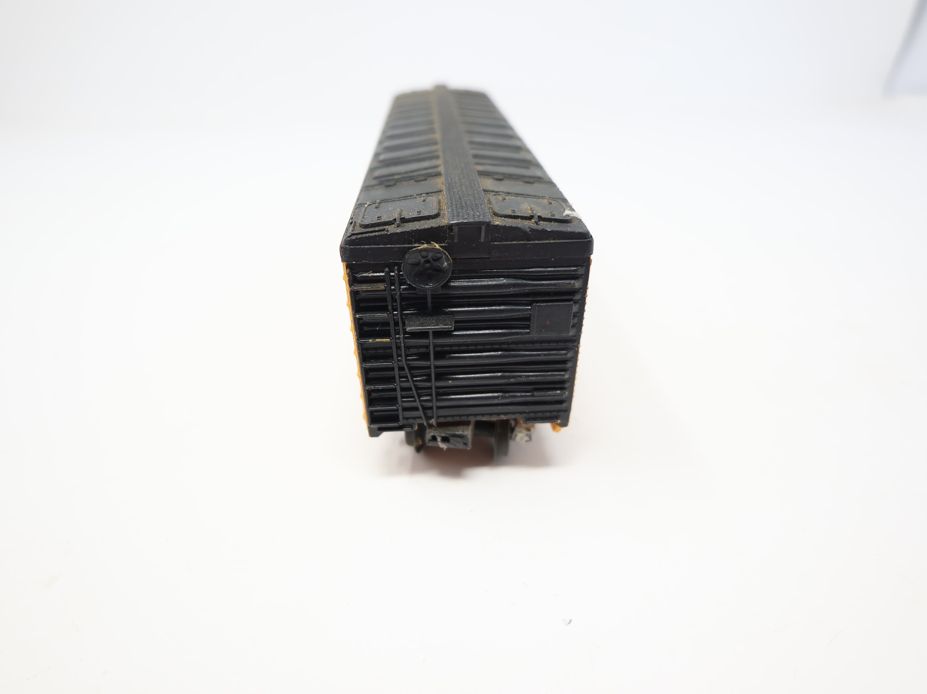 USED REVELL HO Scale 40' Reefer Box Car Pacific Fruit Express PFE #4011