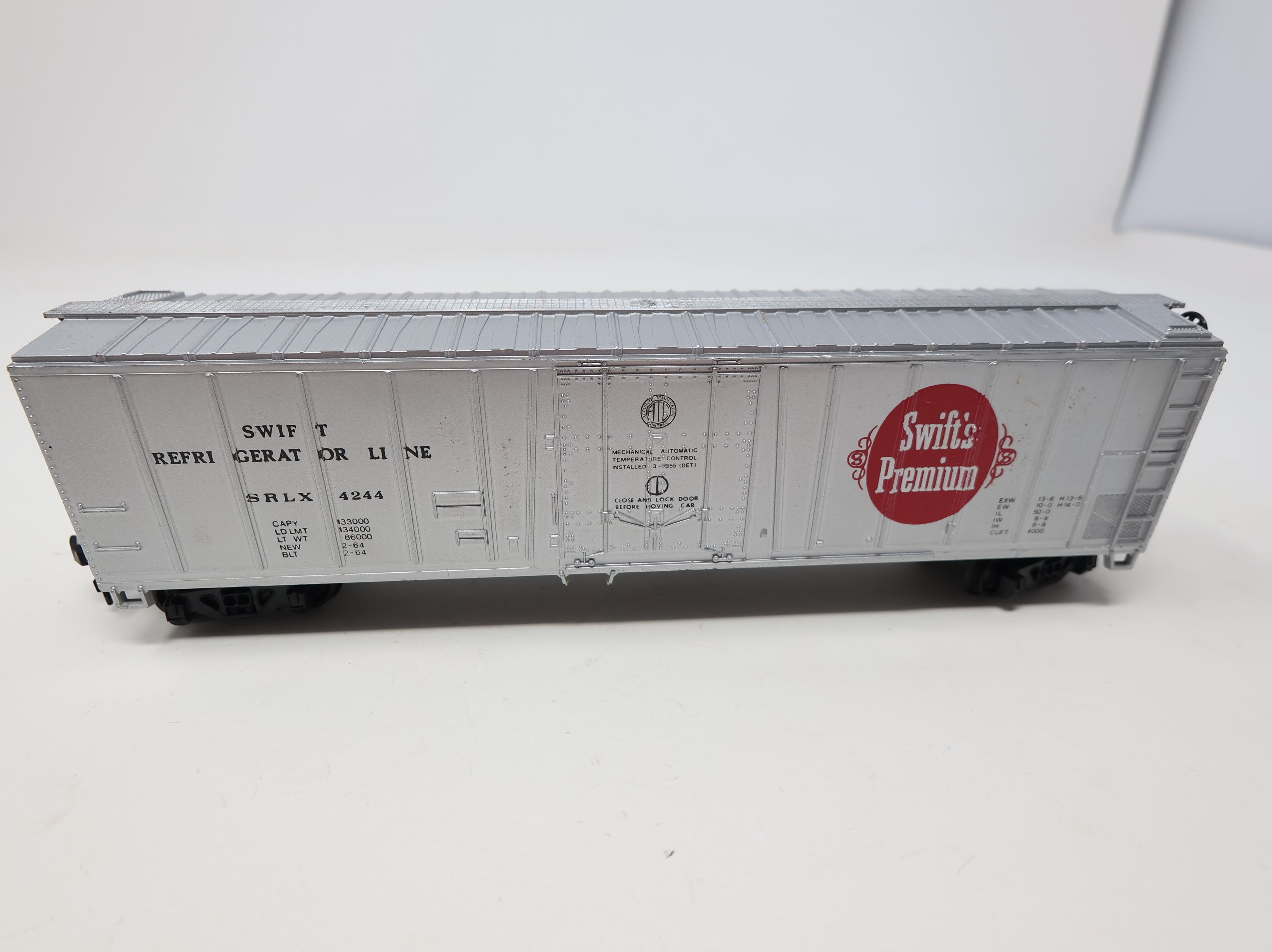 USED Bachmann HO Scale 50' Box Car Swift Refrigerator Line SRLX #4244
