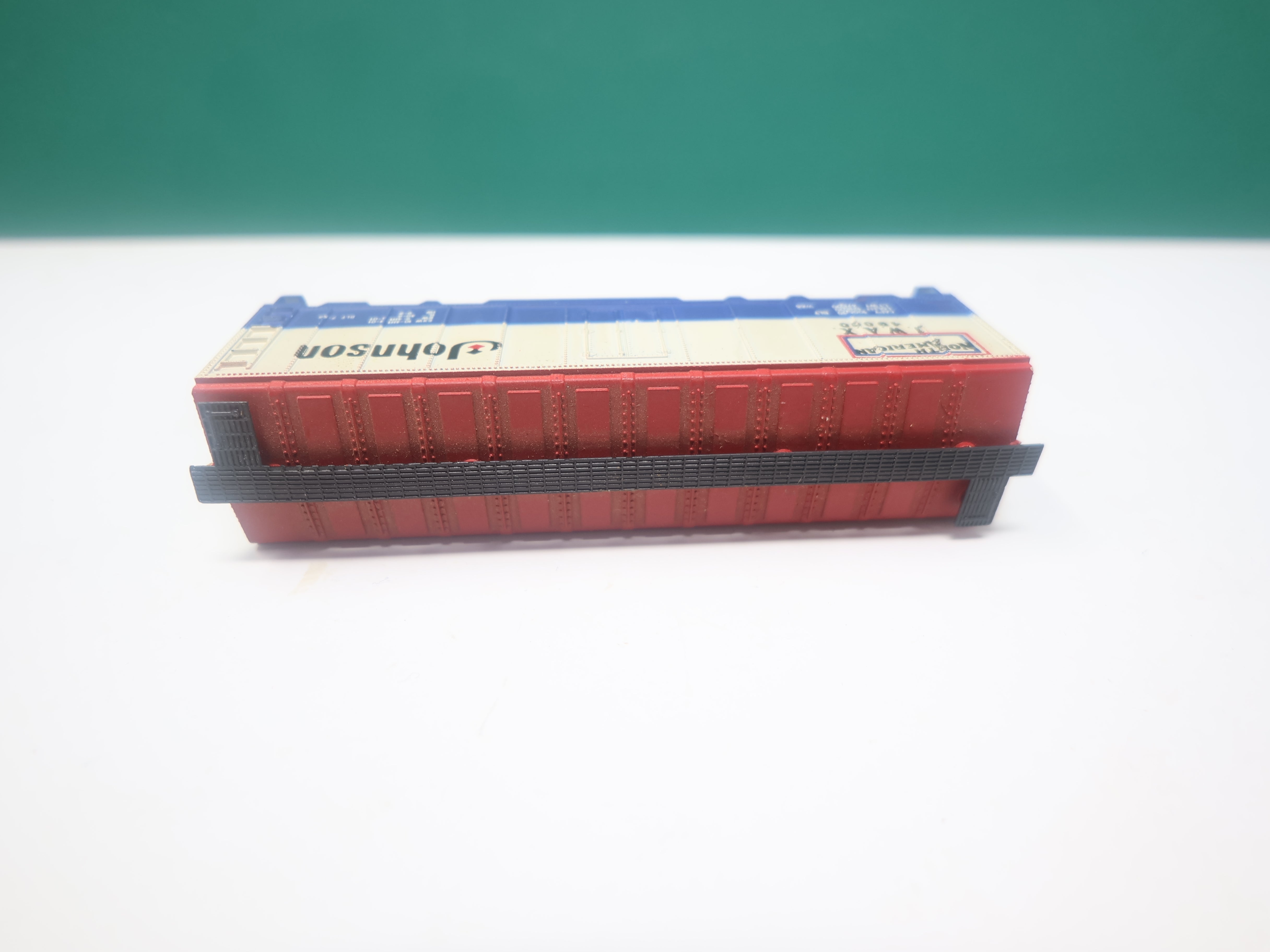 USED N Scale, 40' Box Car, Johnson JWAX #49000, No Trucks