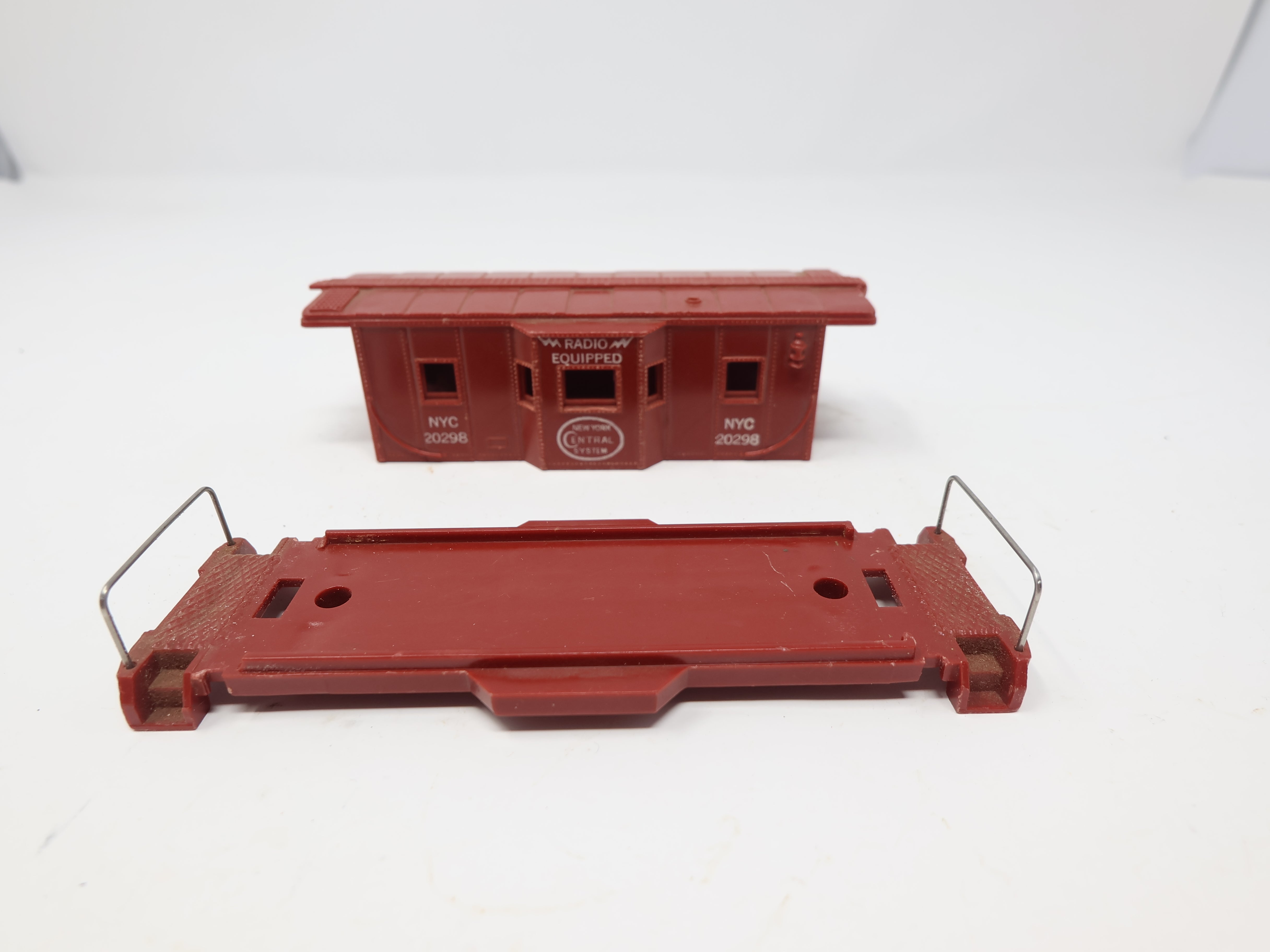 USED MARX HO Scale, Bay Window Caboose, New York Central NYC #20298, Radio Equipped