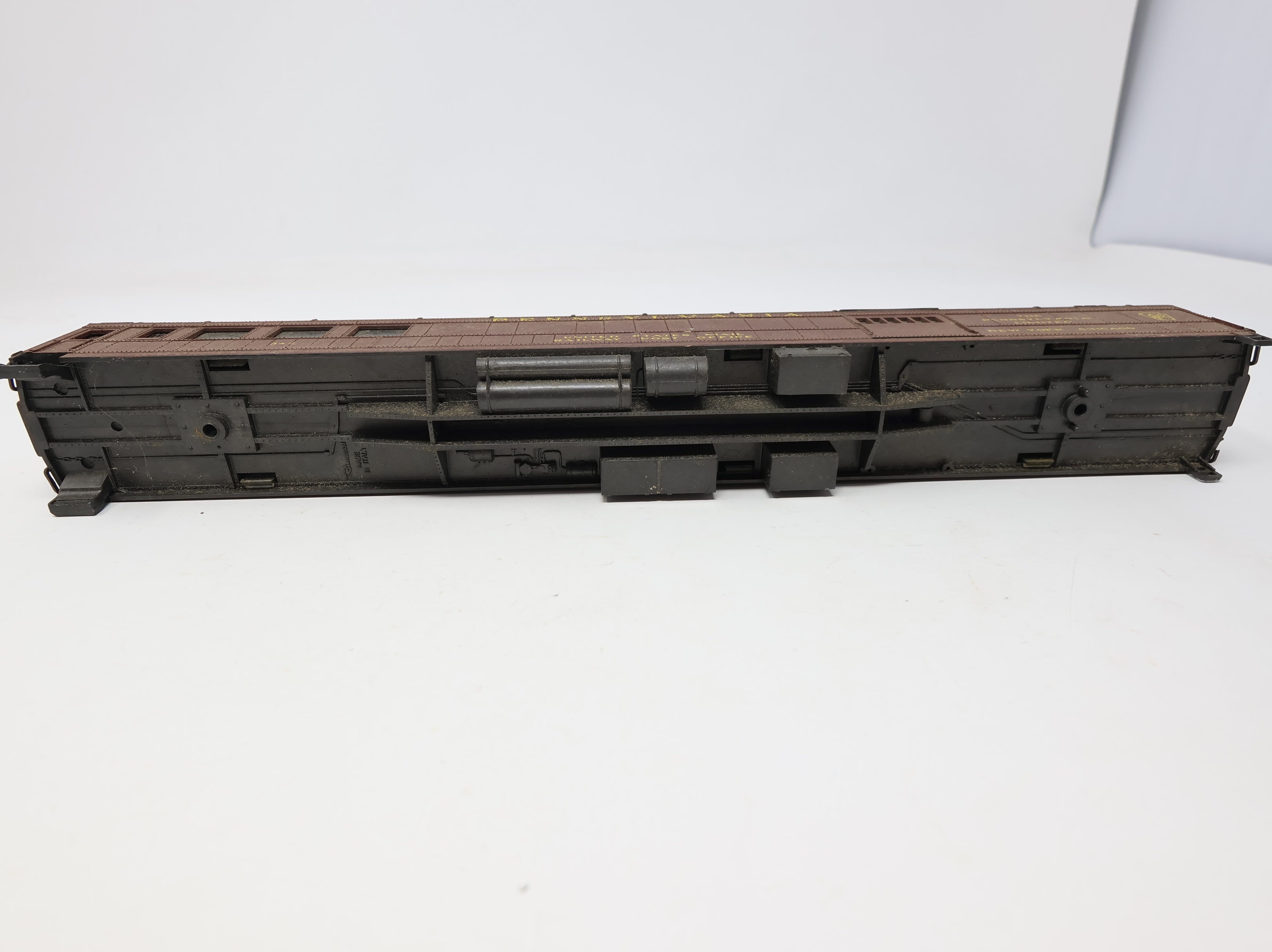 USED Rivarossi HO Scale RPO Passenger Car Pennsylvania #342 No Trucks/Couplers