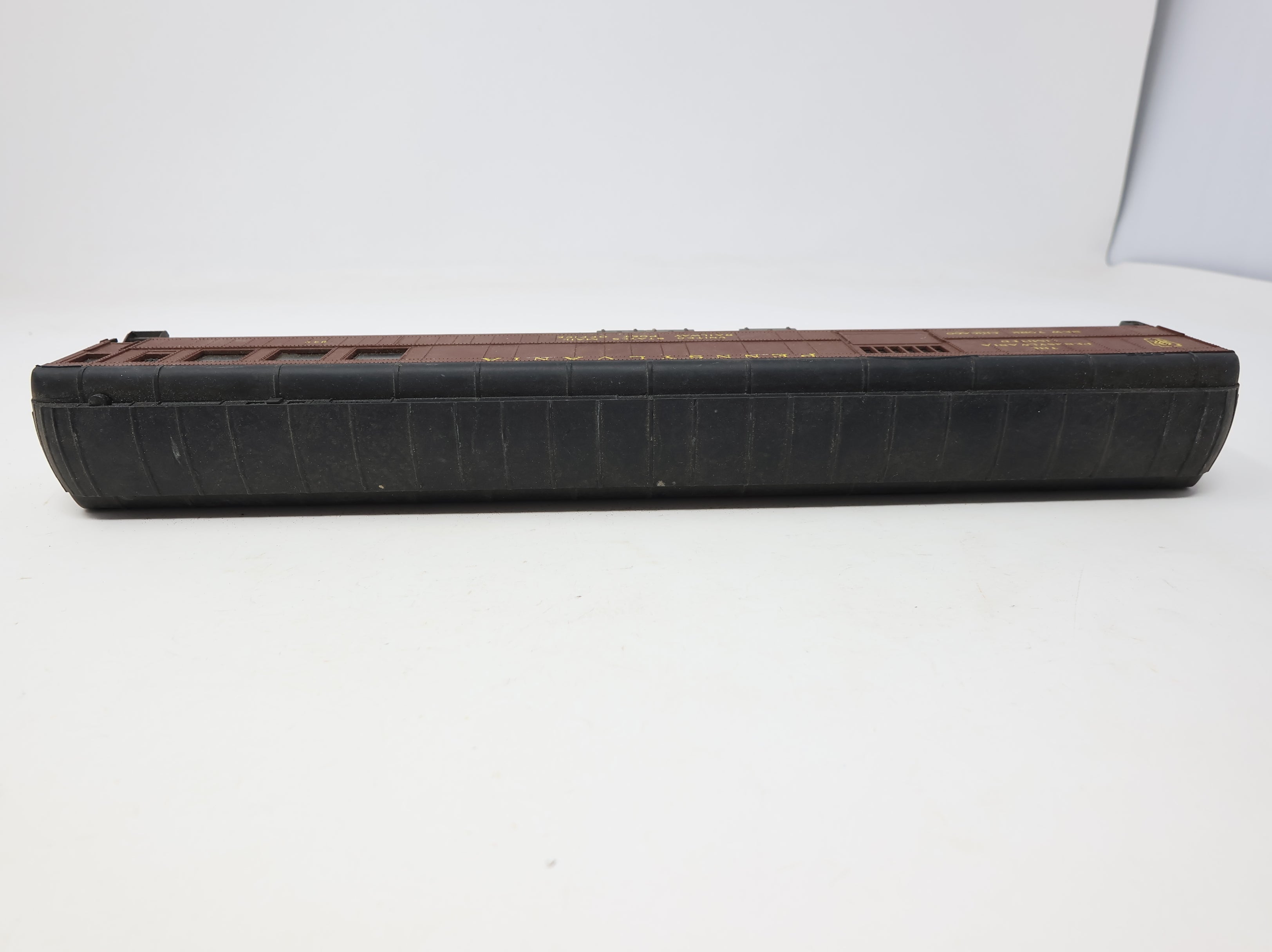 USED Rivarossi HO Scale RPO Passenger Car Pennsylvania #342 No Trucks/Couplers