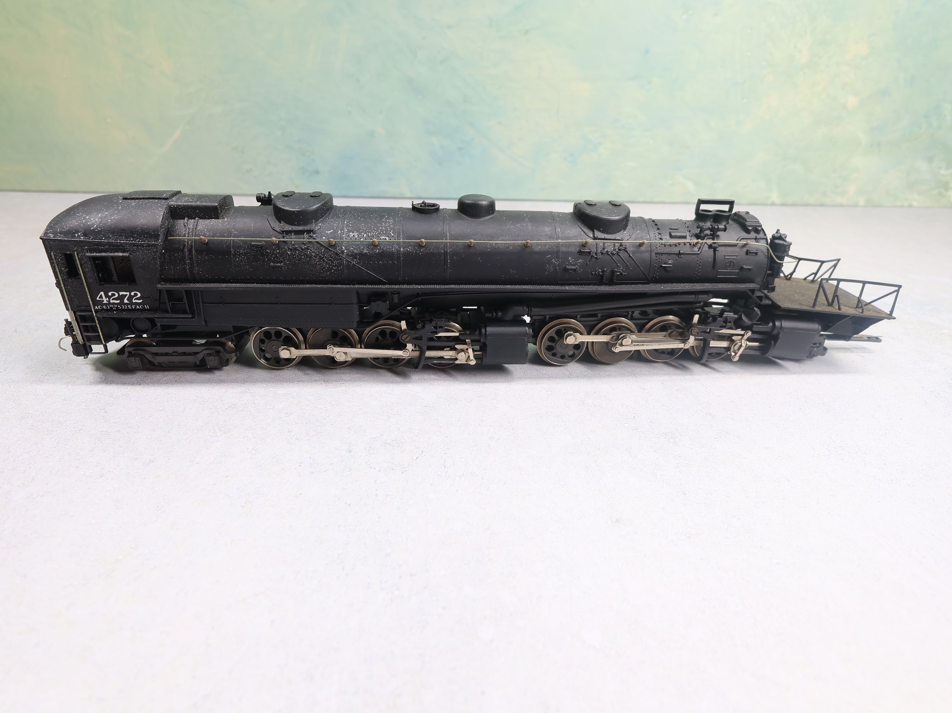 USED Rivarossi HO Scale 4-8-8-2 Cab Forward Steam Locomotive & Tender Southern Pacific #4272 Parts/Repairs DC