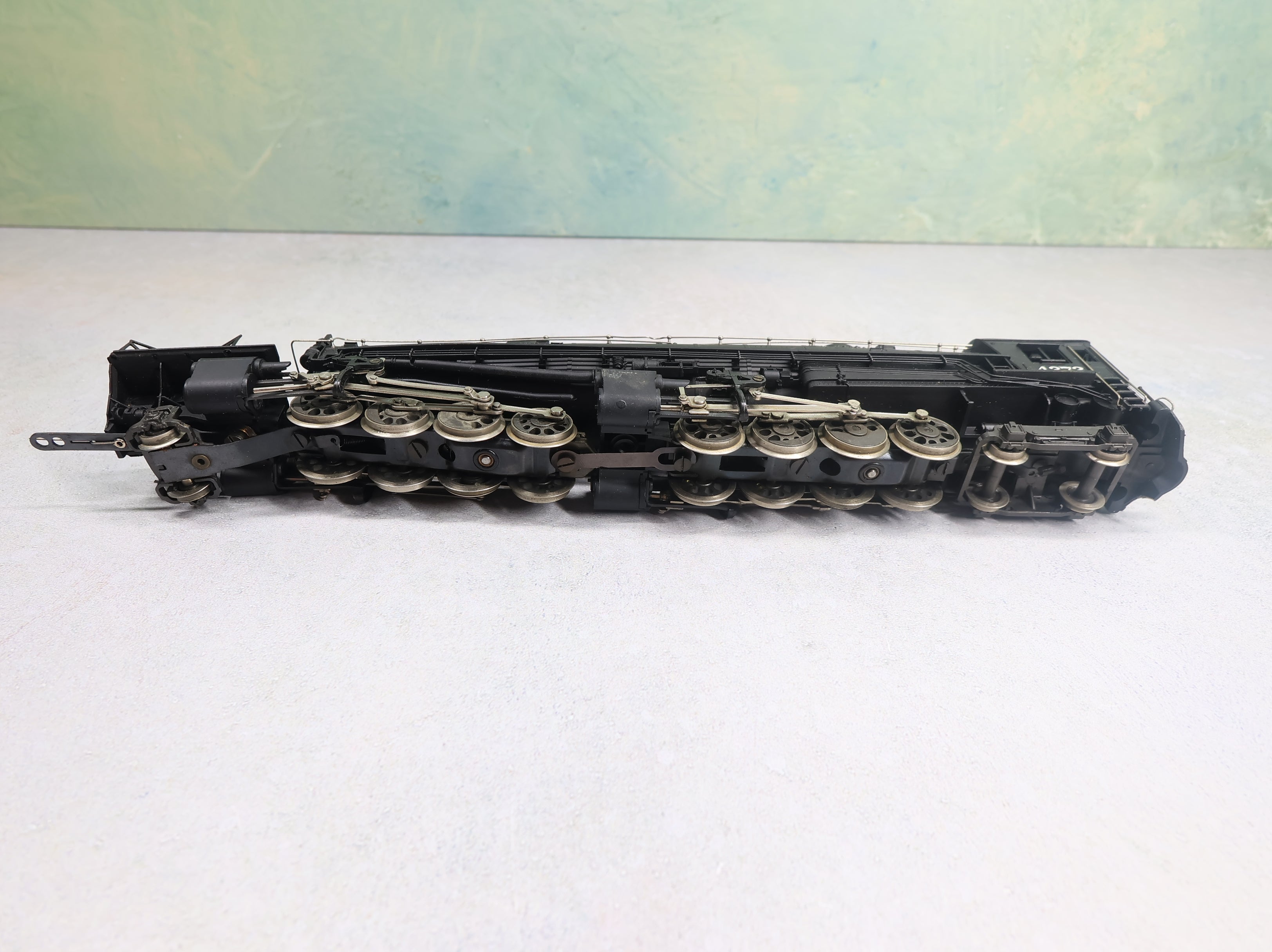 USED Rivarossi HO Scale 4-8-8-2 Cab Forward Steam Locomotive & Tender Southern Pacific #4272 Parts/Repairs DC